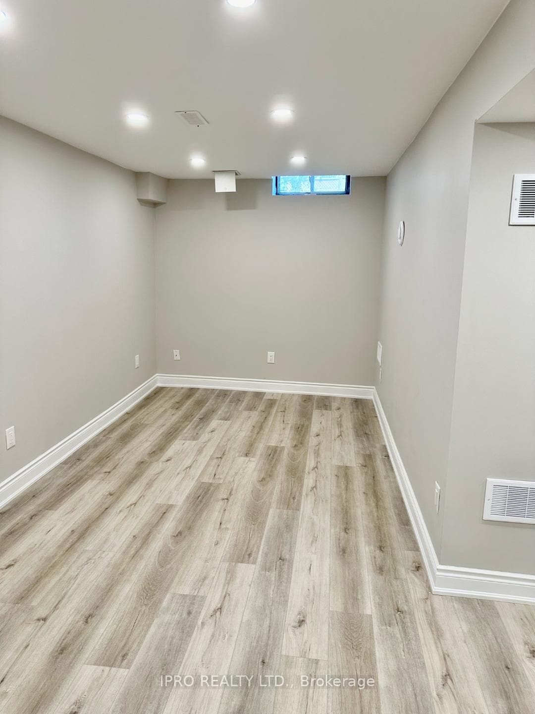 46 Tessler Crescent photo 20