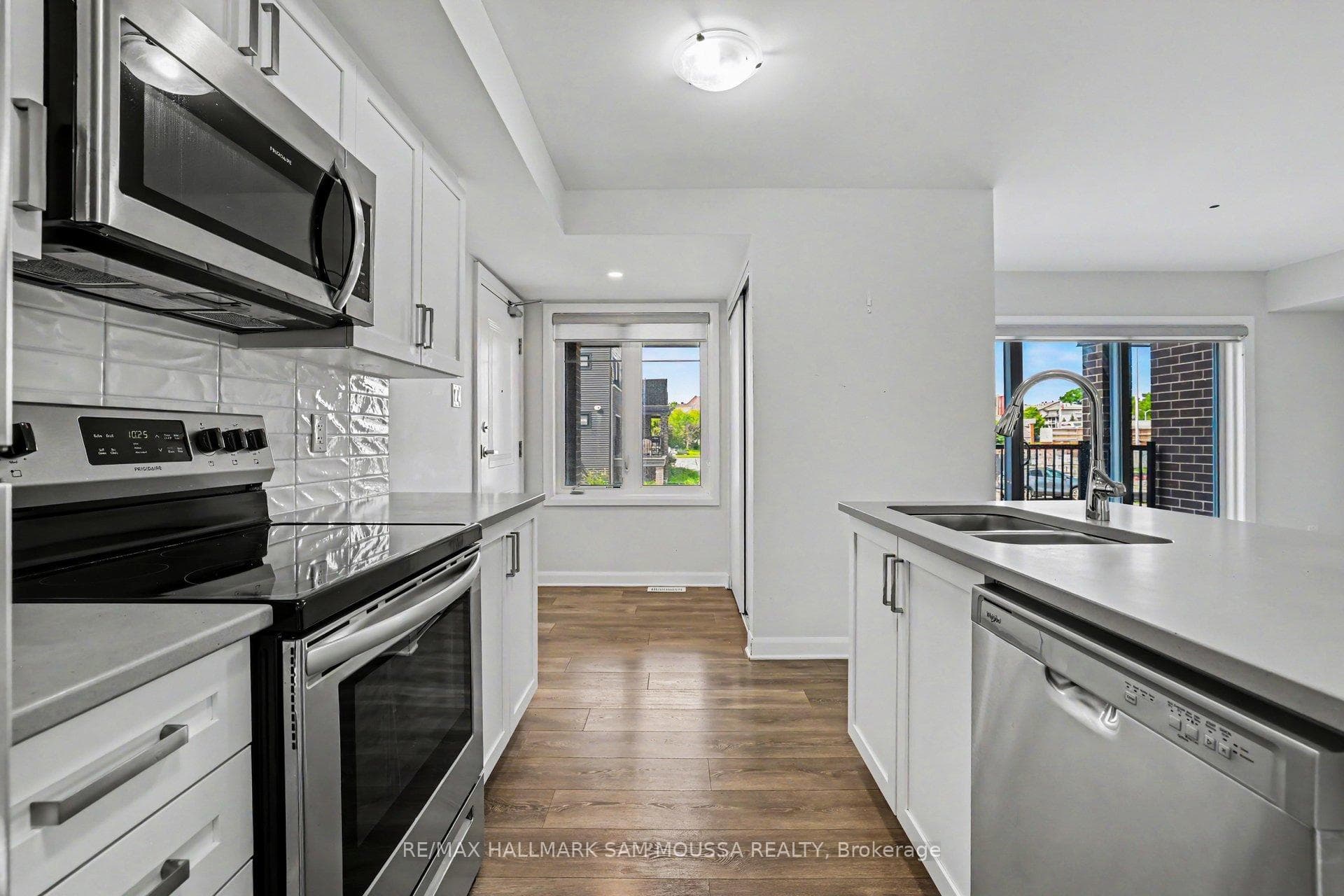 215 Eldorado Private Unit A photo 17