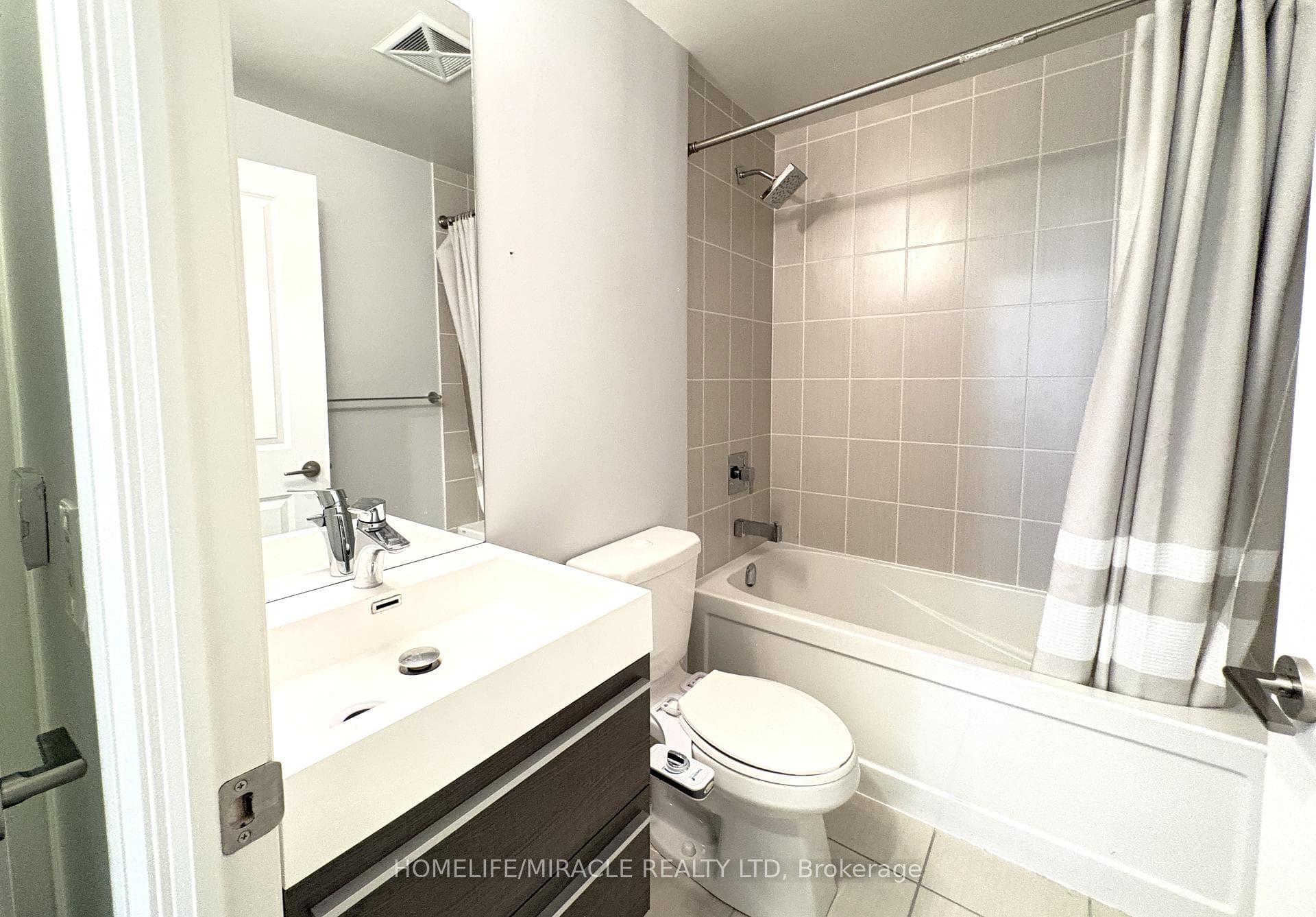 17 Zorra Street Unit 1707 photo 11