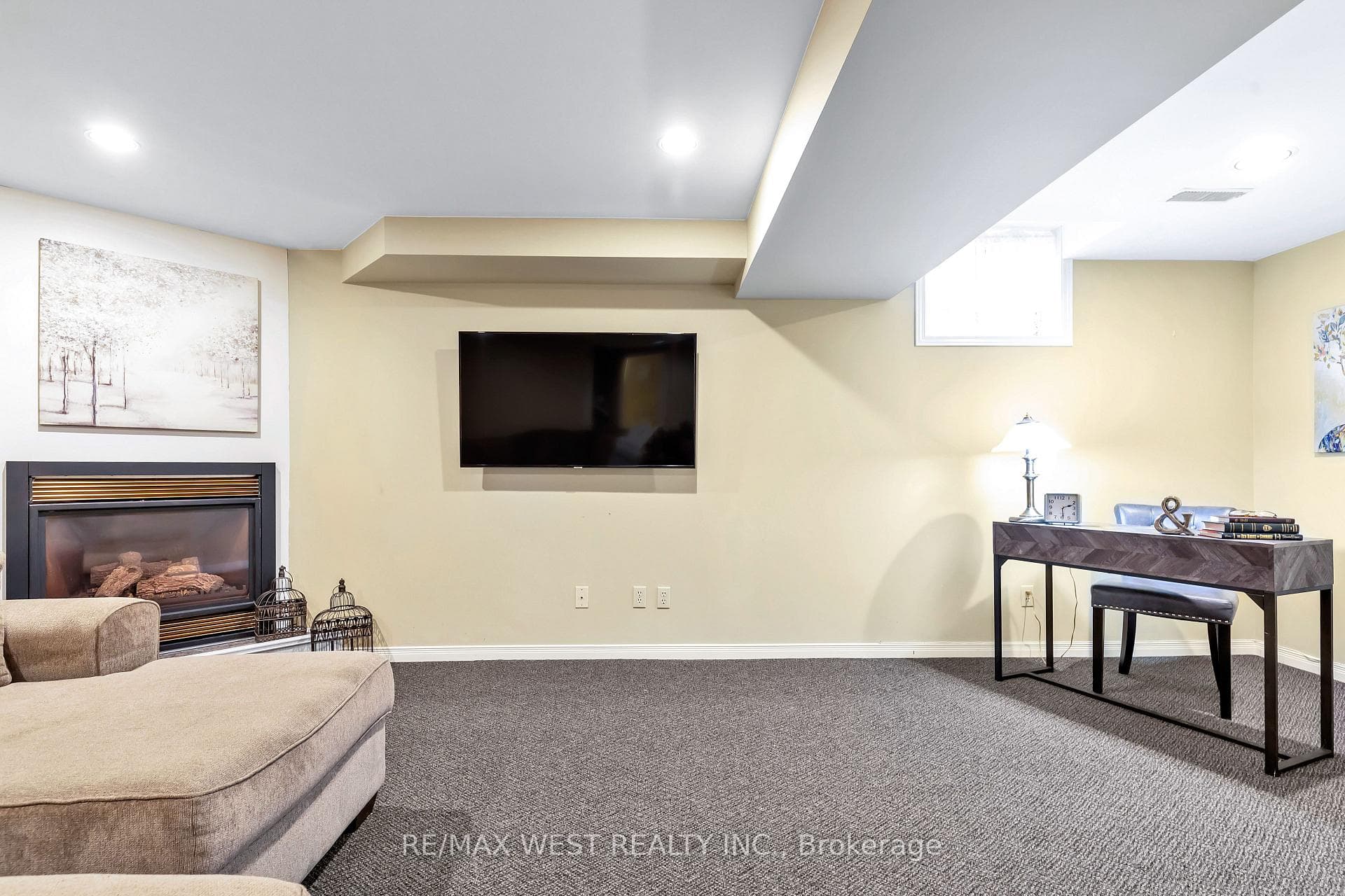 35 Poolton Crescent photo 20