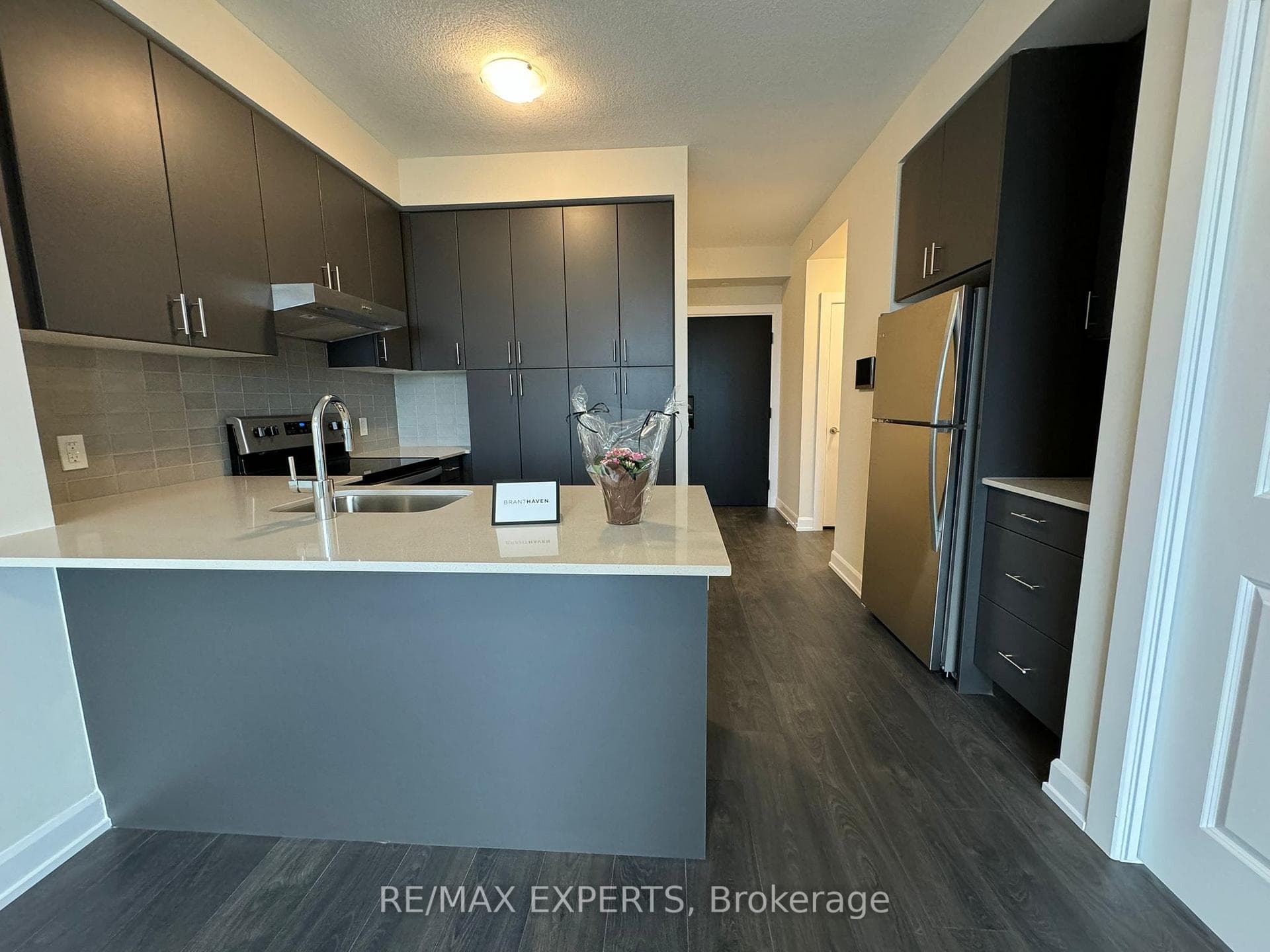 3220 William Coltson Avenue Unit 811 photo 24