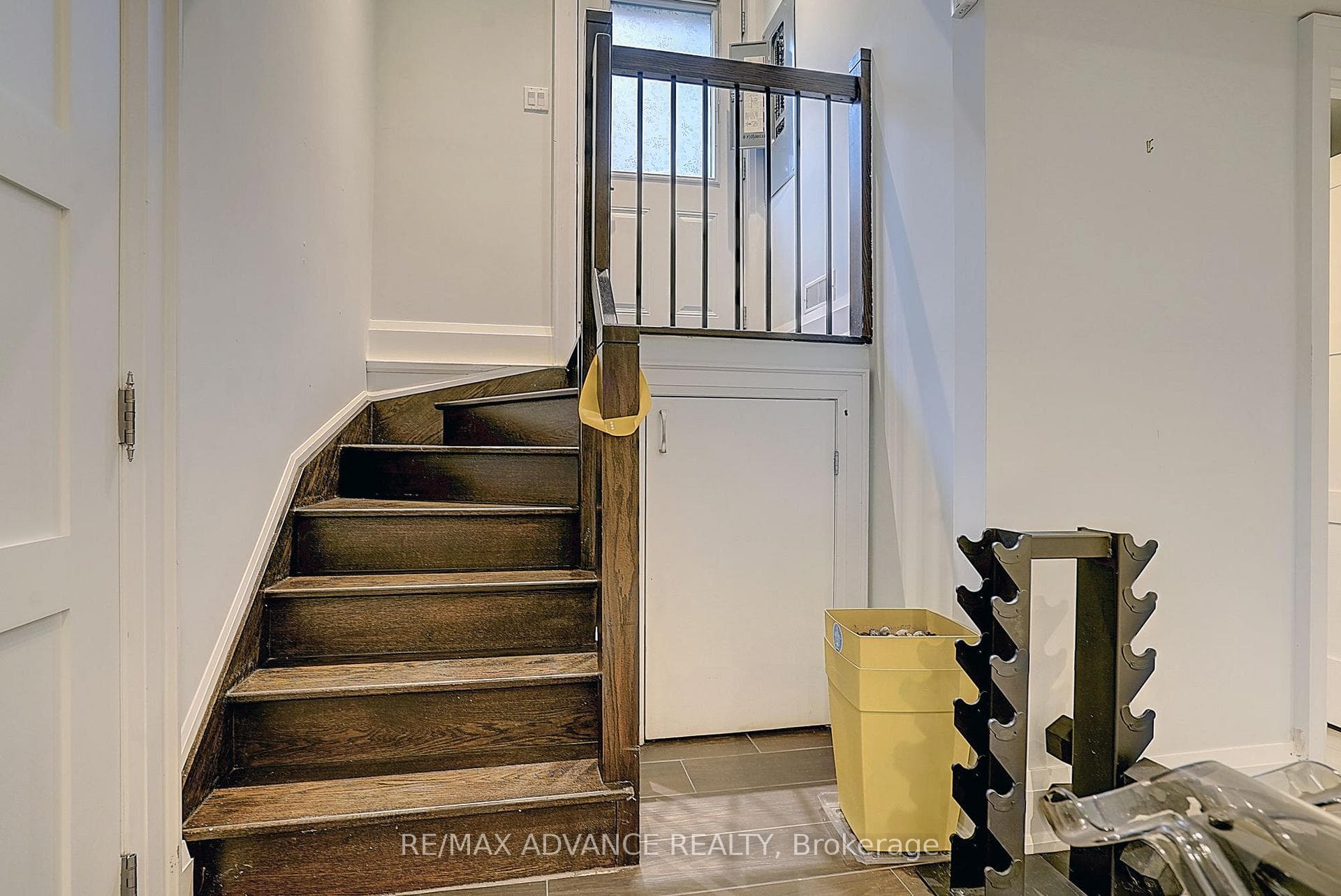 218 Cameron Avenue photo 35