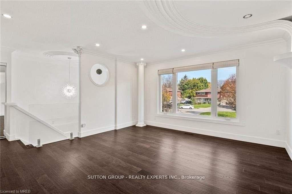 218 Ingleside Place Unit Upper photo 8