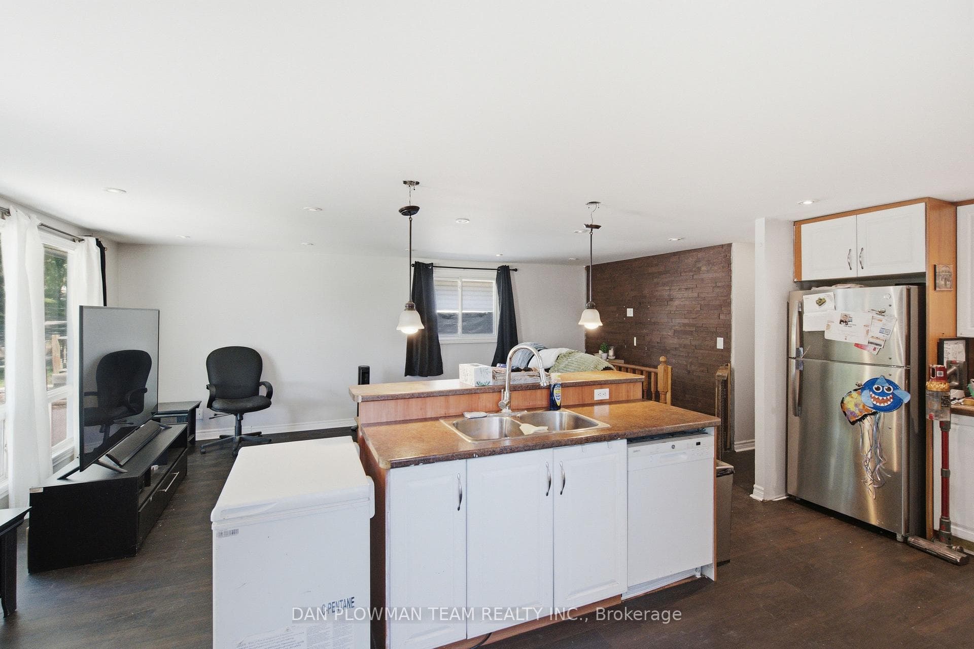 1185 Norman Court photo 5