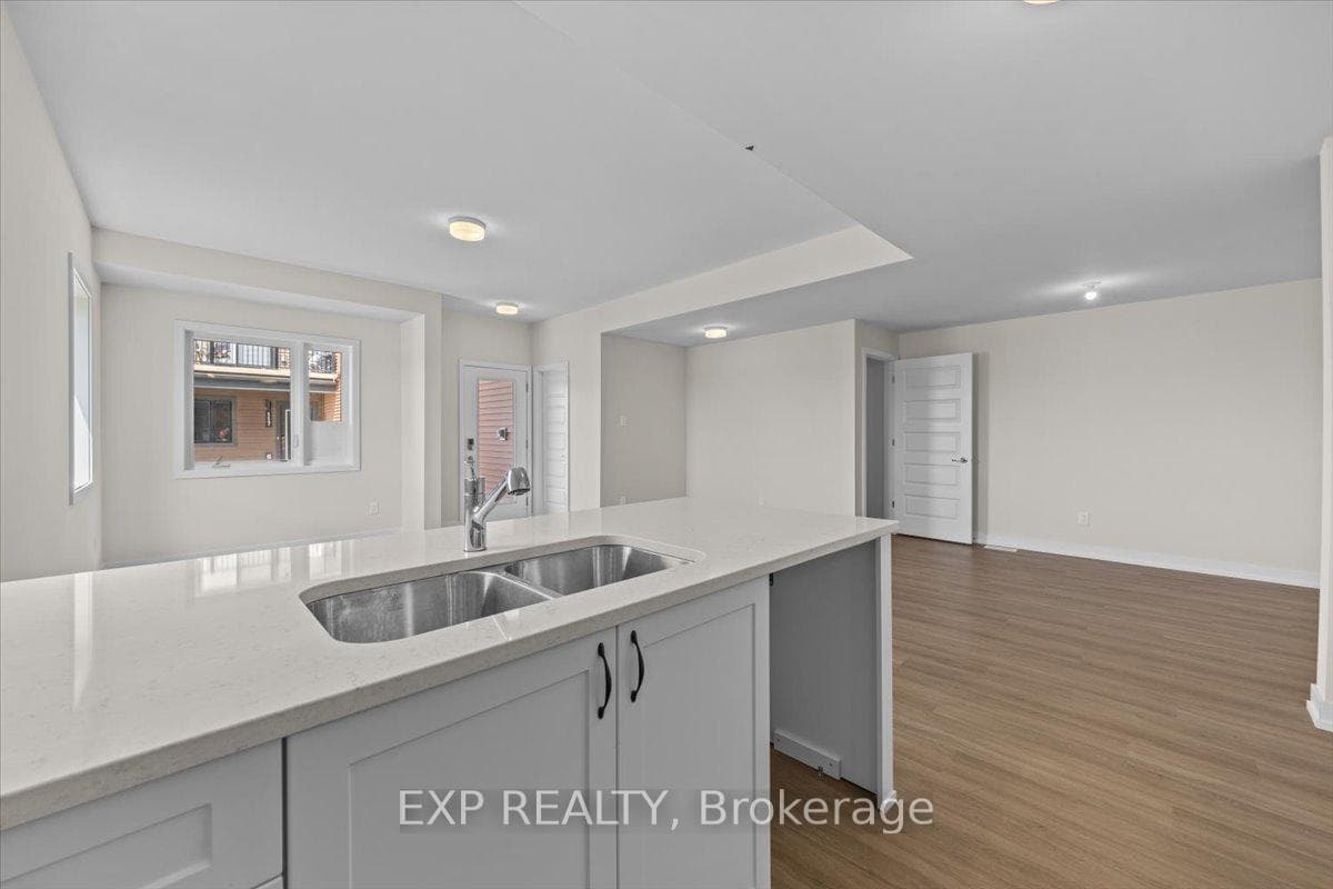 Images provided are to showcase builder finishes.