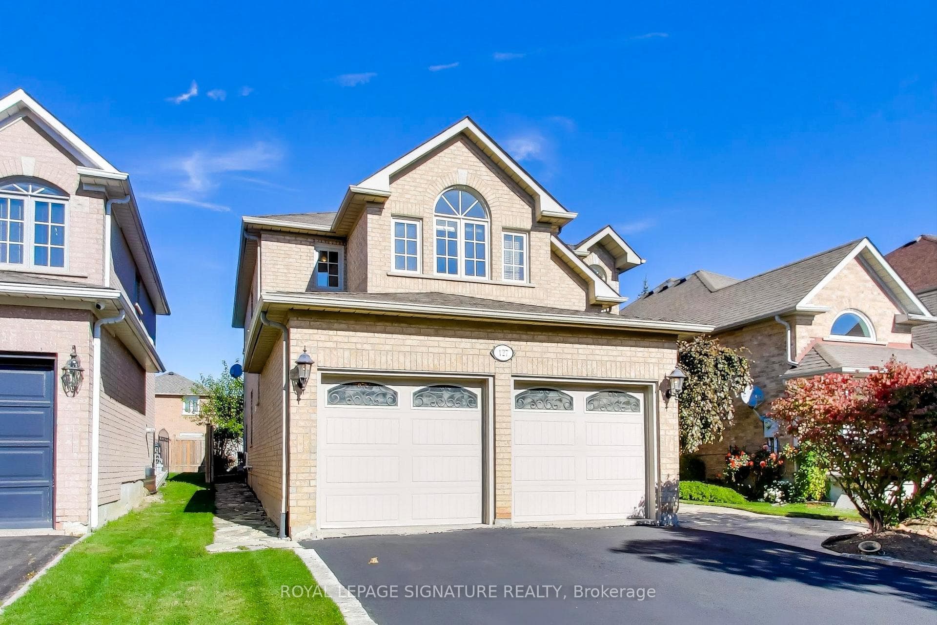 127 Mountcharles Crescent photo 3