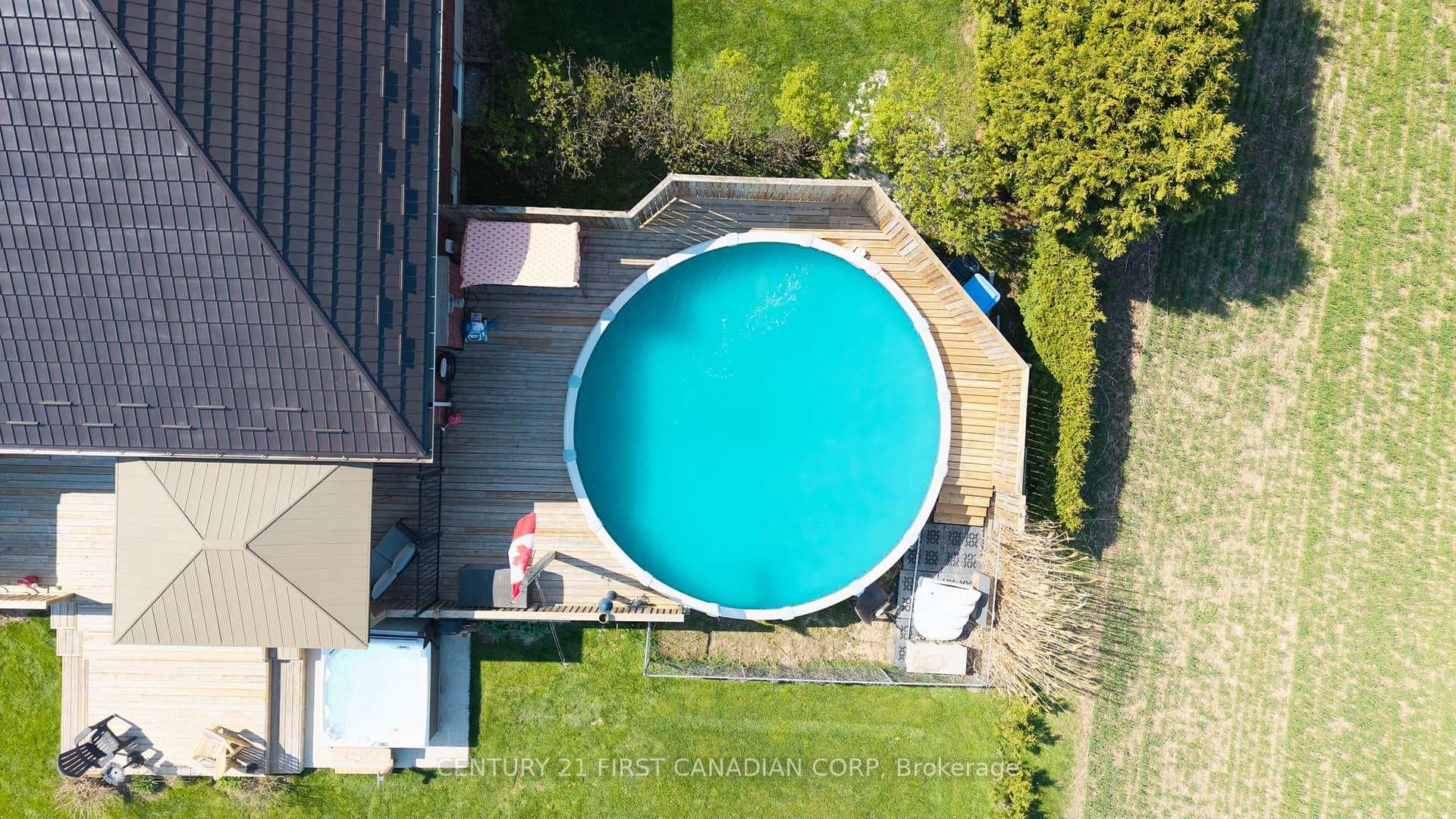 653 Peter Street photo 48