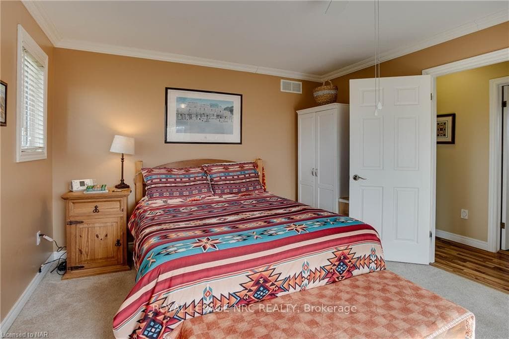 454 HOLLOWAY BAY Road photo 16