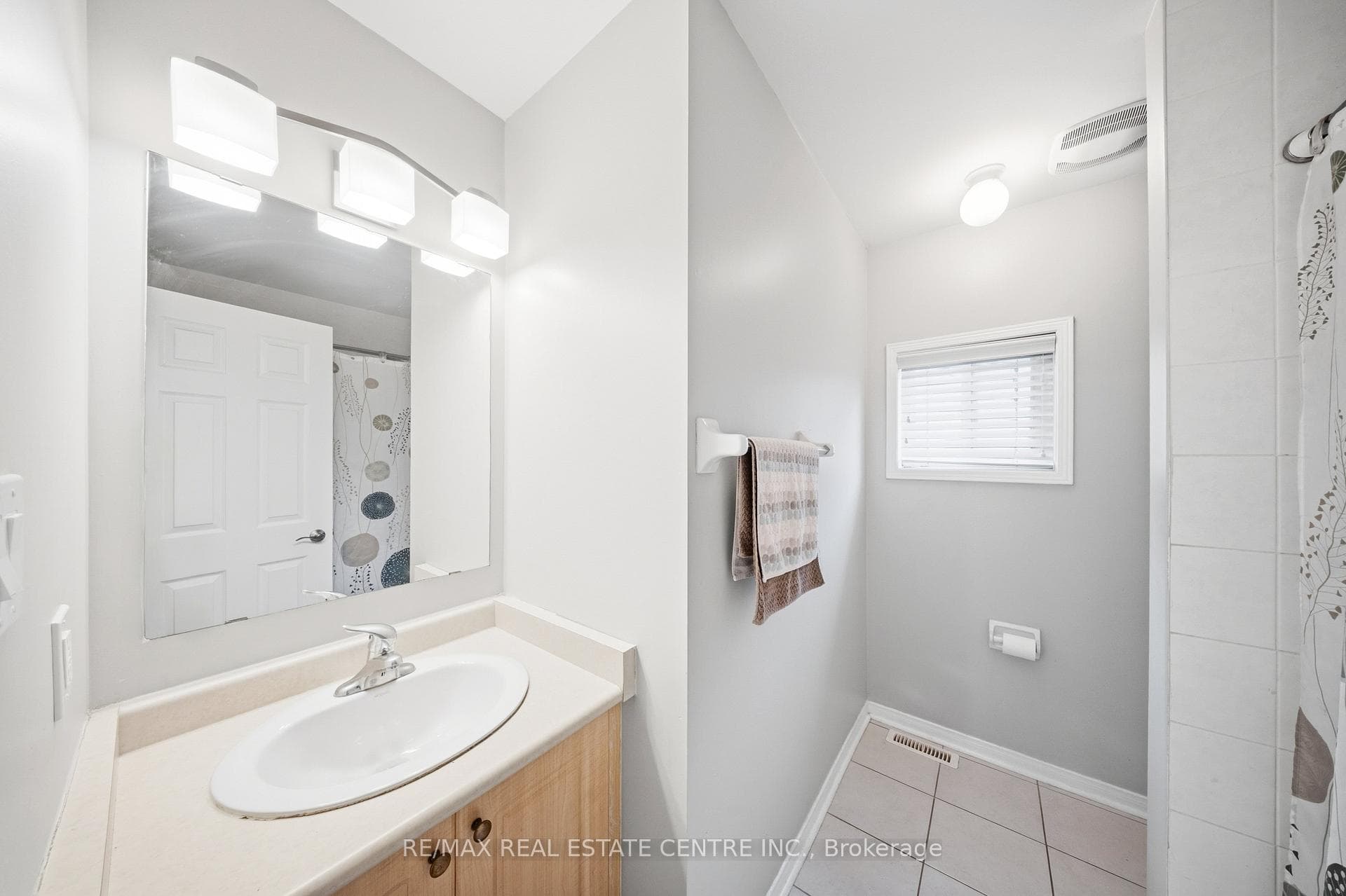 5875 Blue Spruce Avenue photo 33