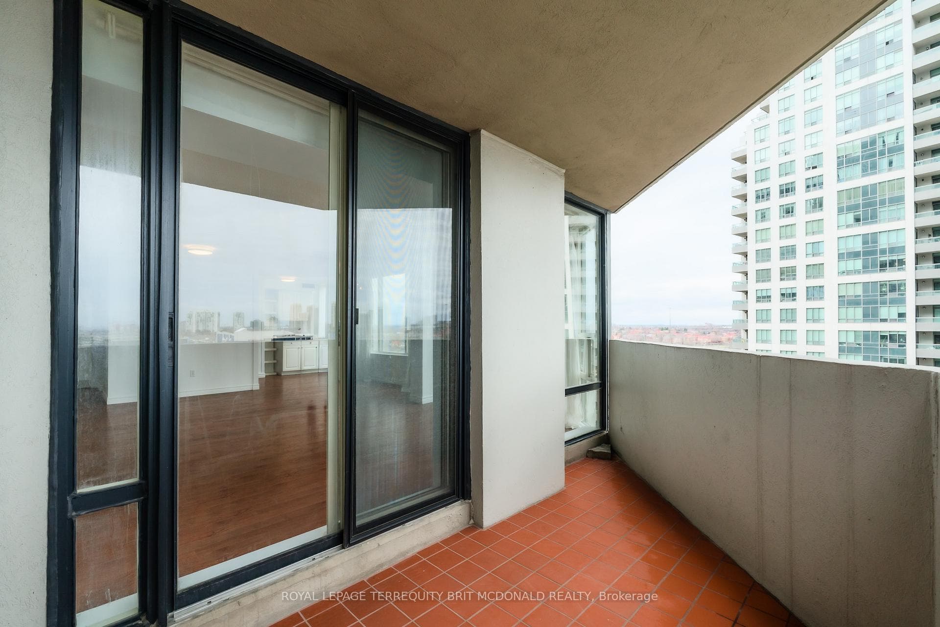 350 Rathburn Road Unit 1008 photo 28