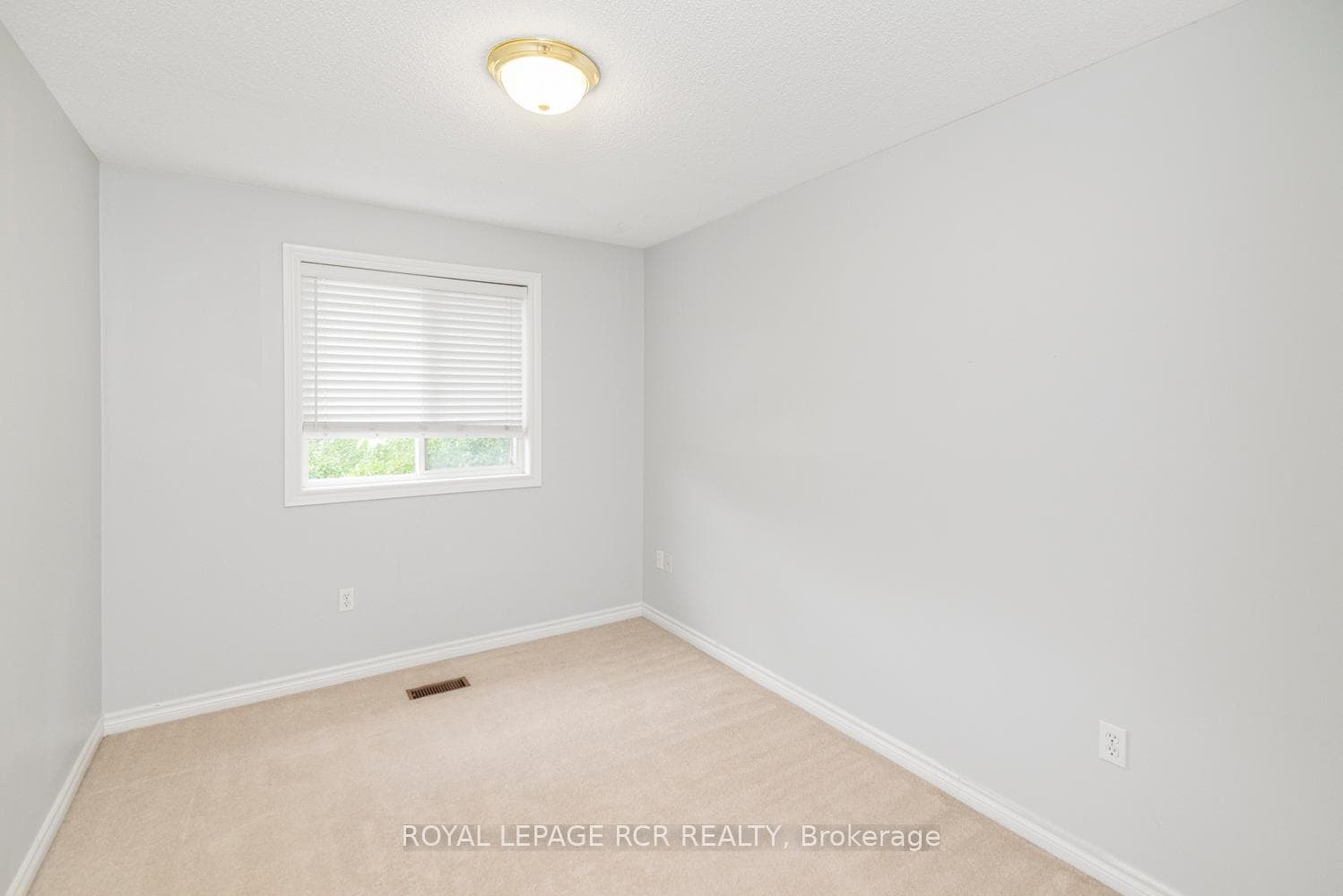 329 East Avenue photo 18