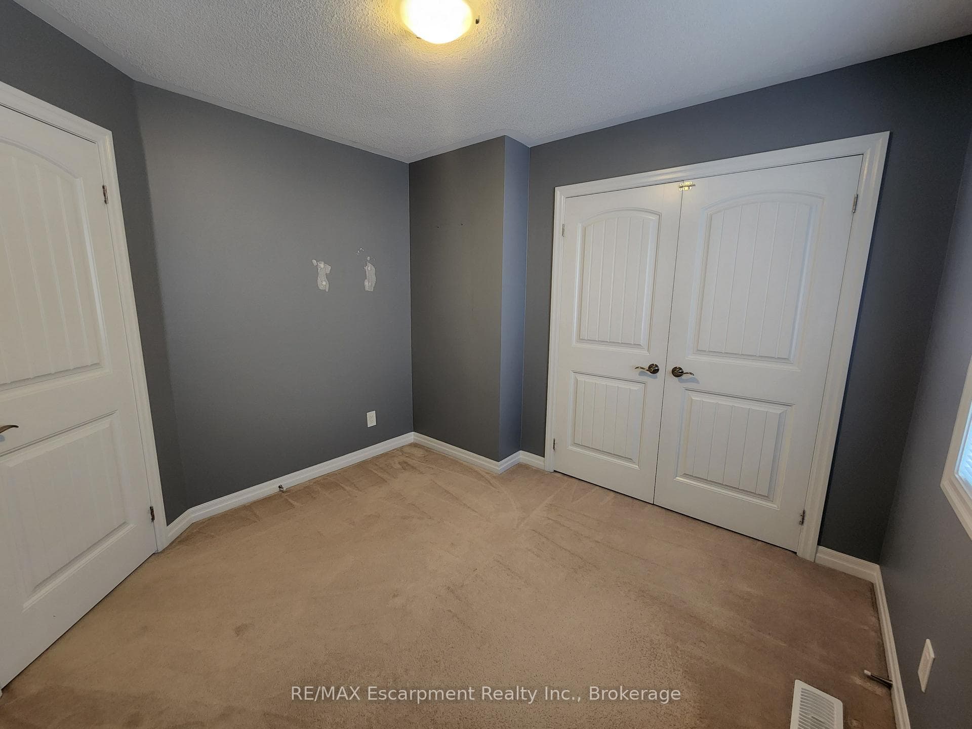 113 DONOVAN Heights photo 22