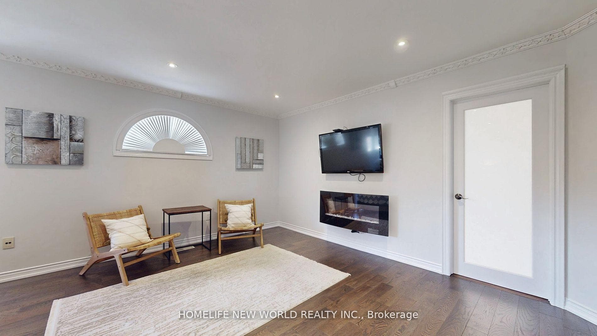 115 Golden Tulip Crescent photo 21