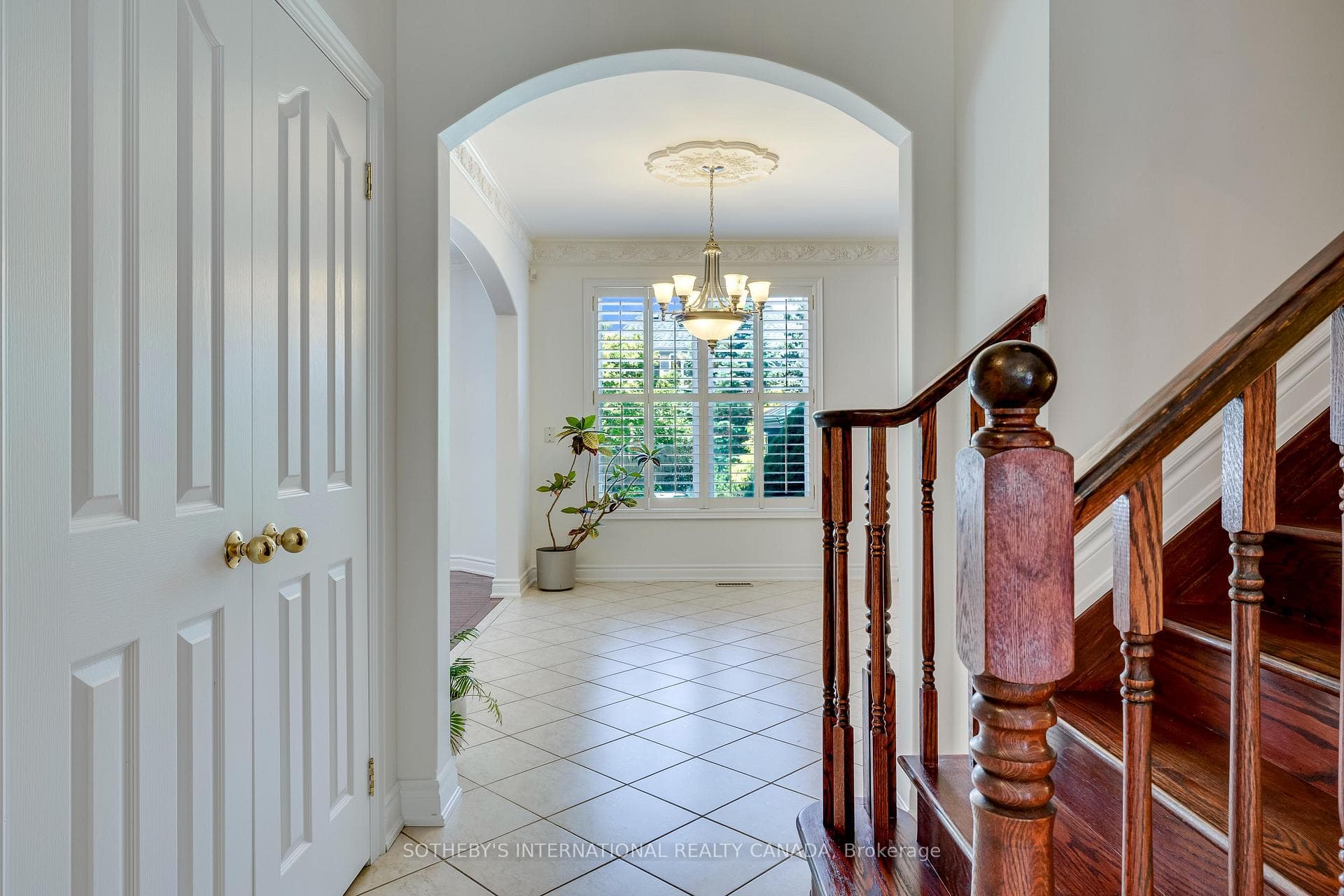 549 Renshaw Court photo 10