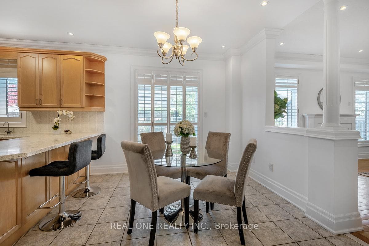 165 St Nicholas Crescent photo 11