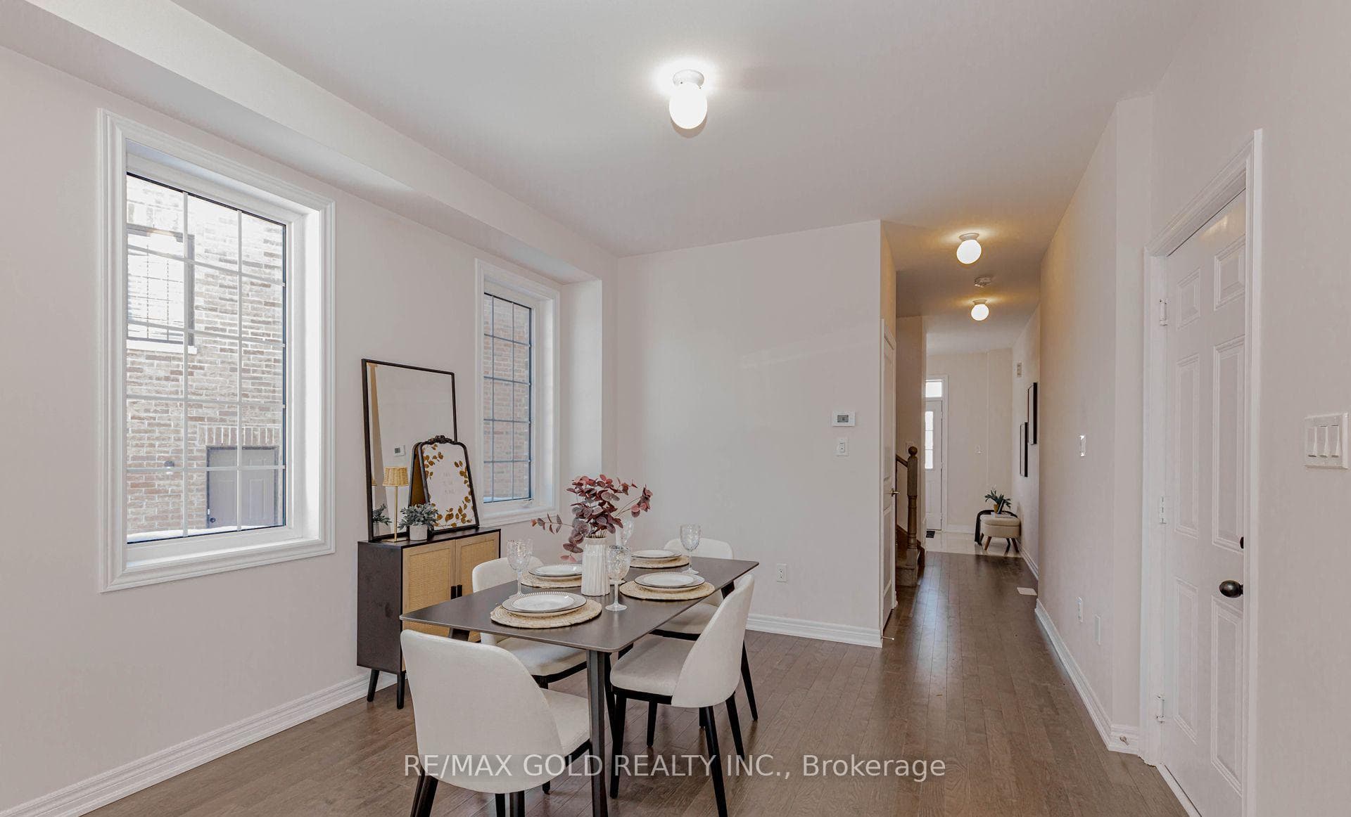 25 Sapwood Crescent photo 6