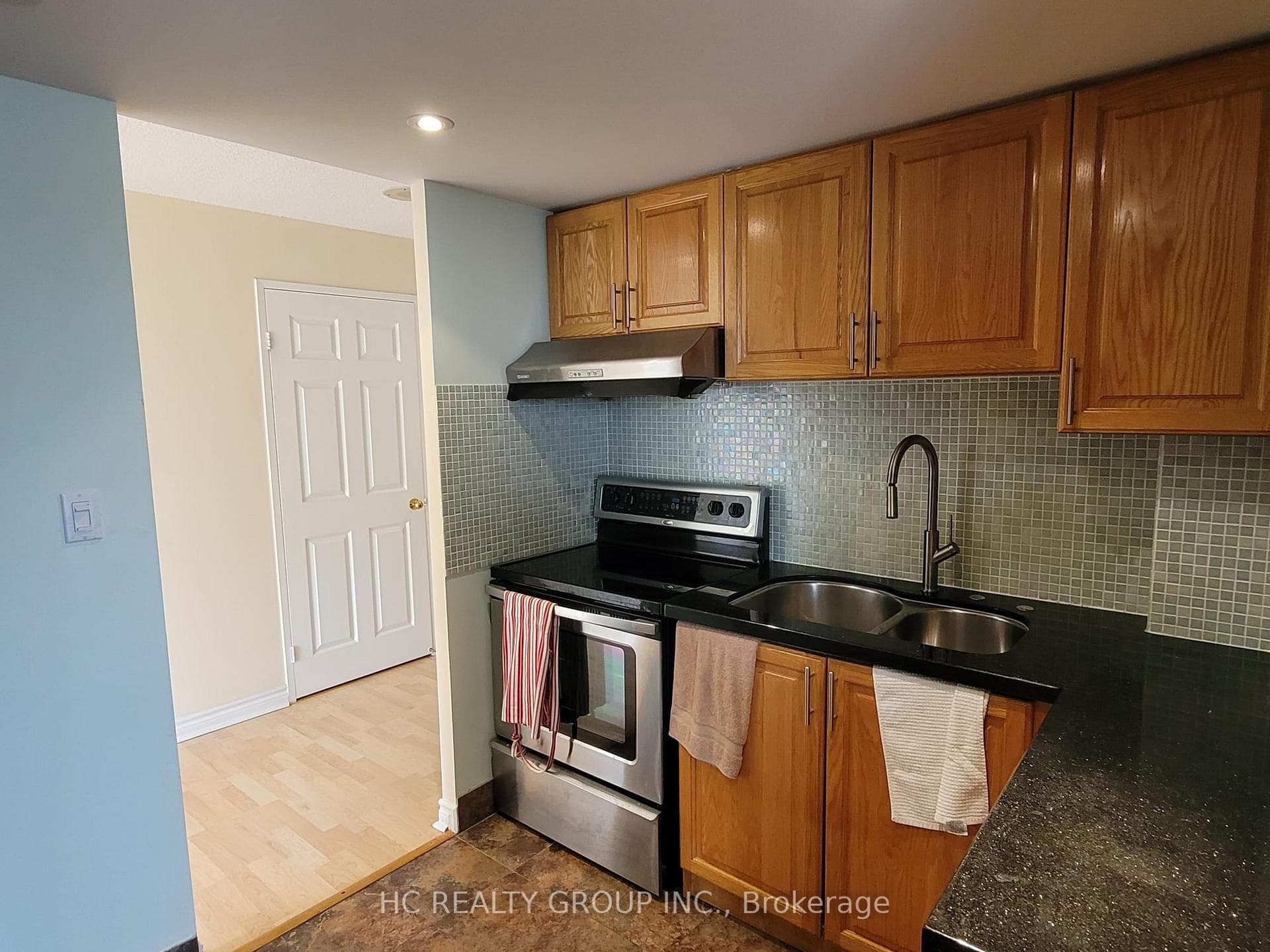 10 Kenneth Avenue Unit PH4 photo 11