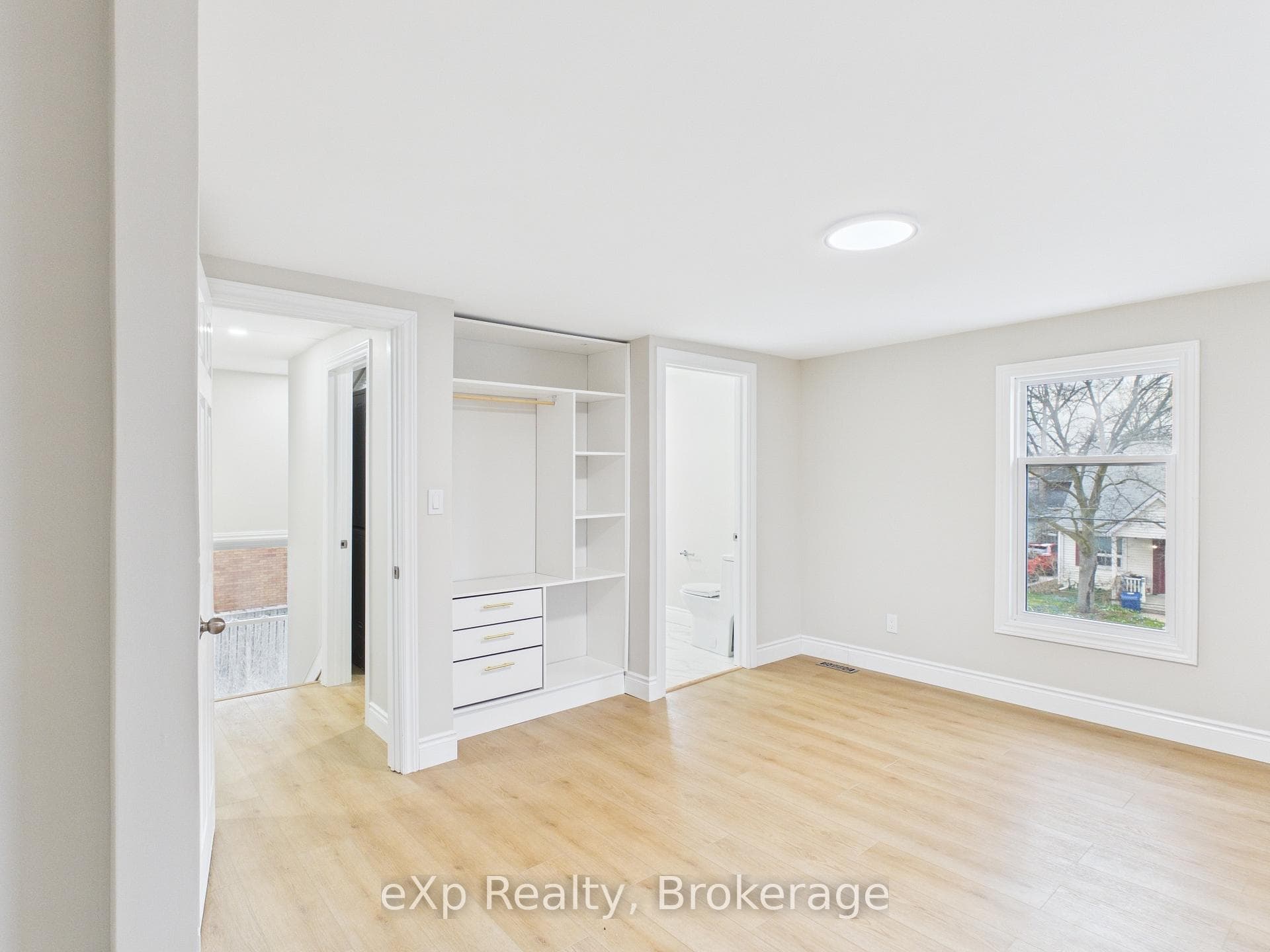 276 Foster Avenue photo 18