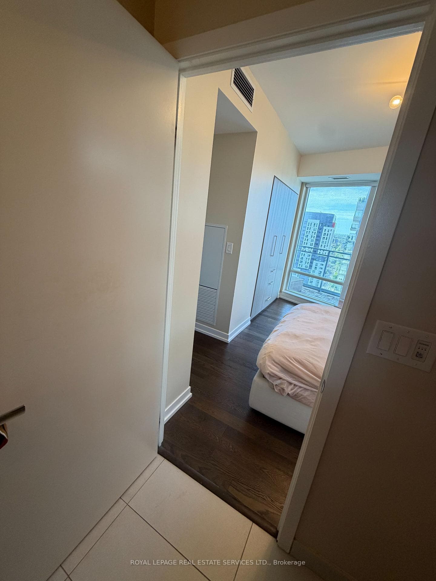 21 Widmer Street Unit 3706 photo 28