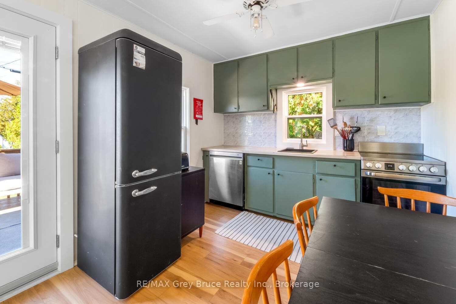 861 Pike Bay Road photo 8