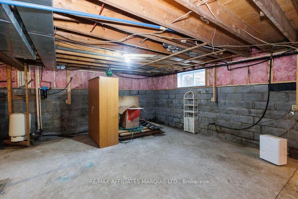 21111 Concession 8 Road photo 32