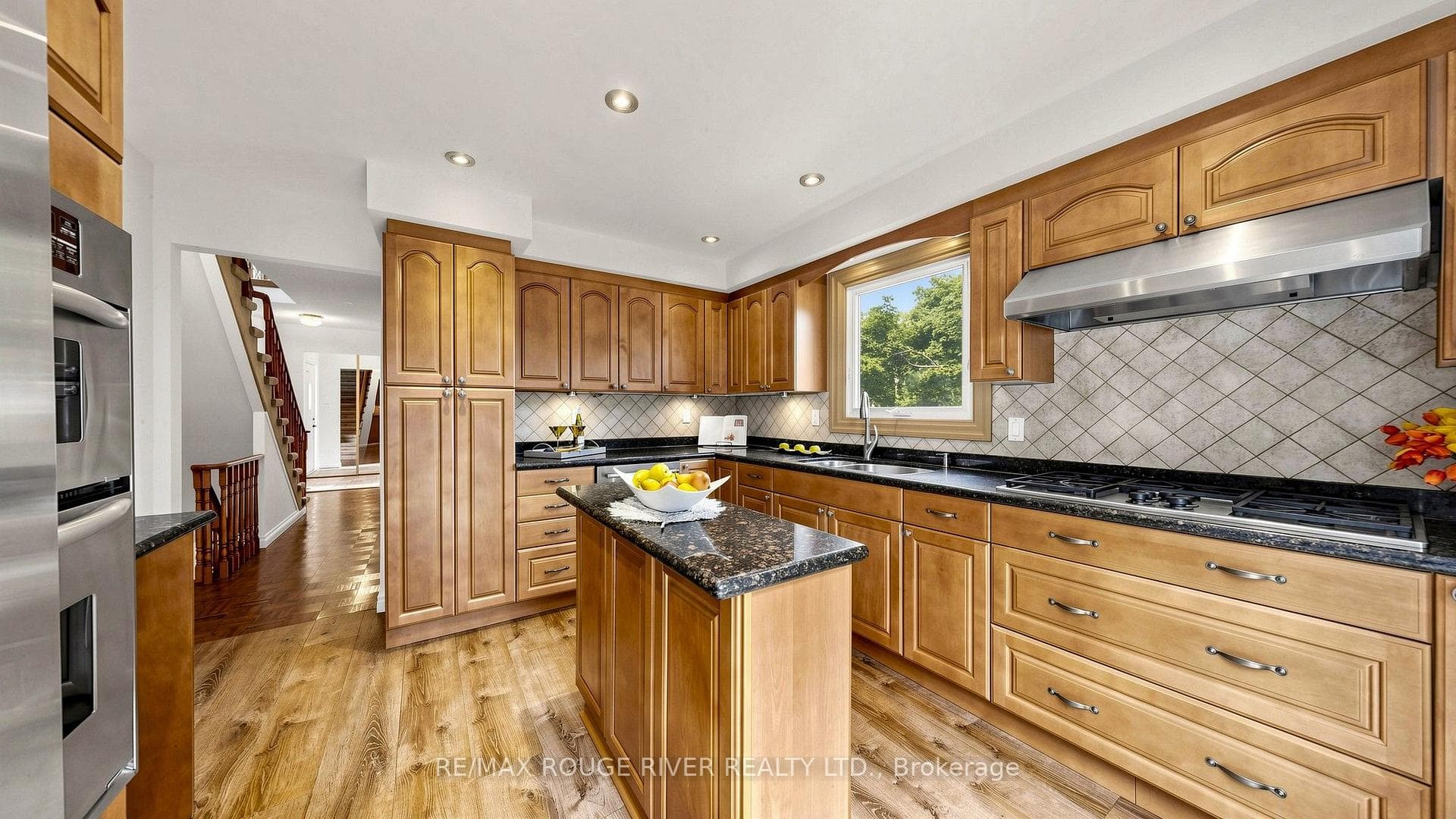 103 Ambercroft Boulevard photo 11