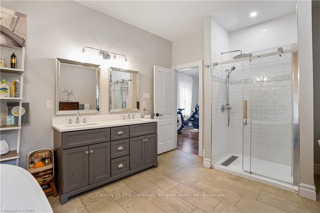 486 PRINCESS Avenue photo 32