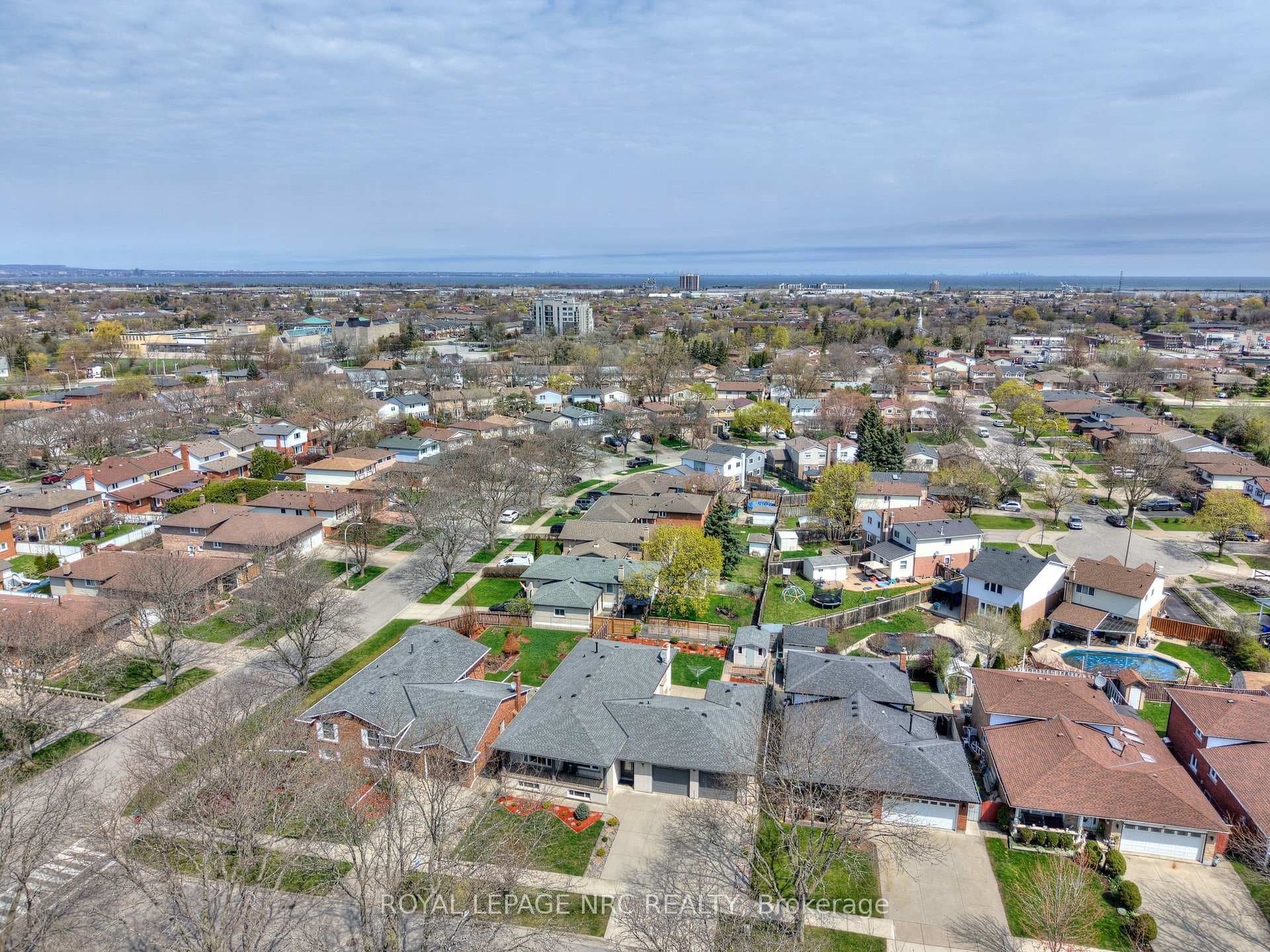 5 Royce Avenue photo 42