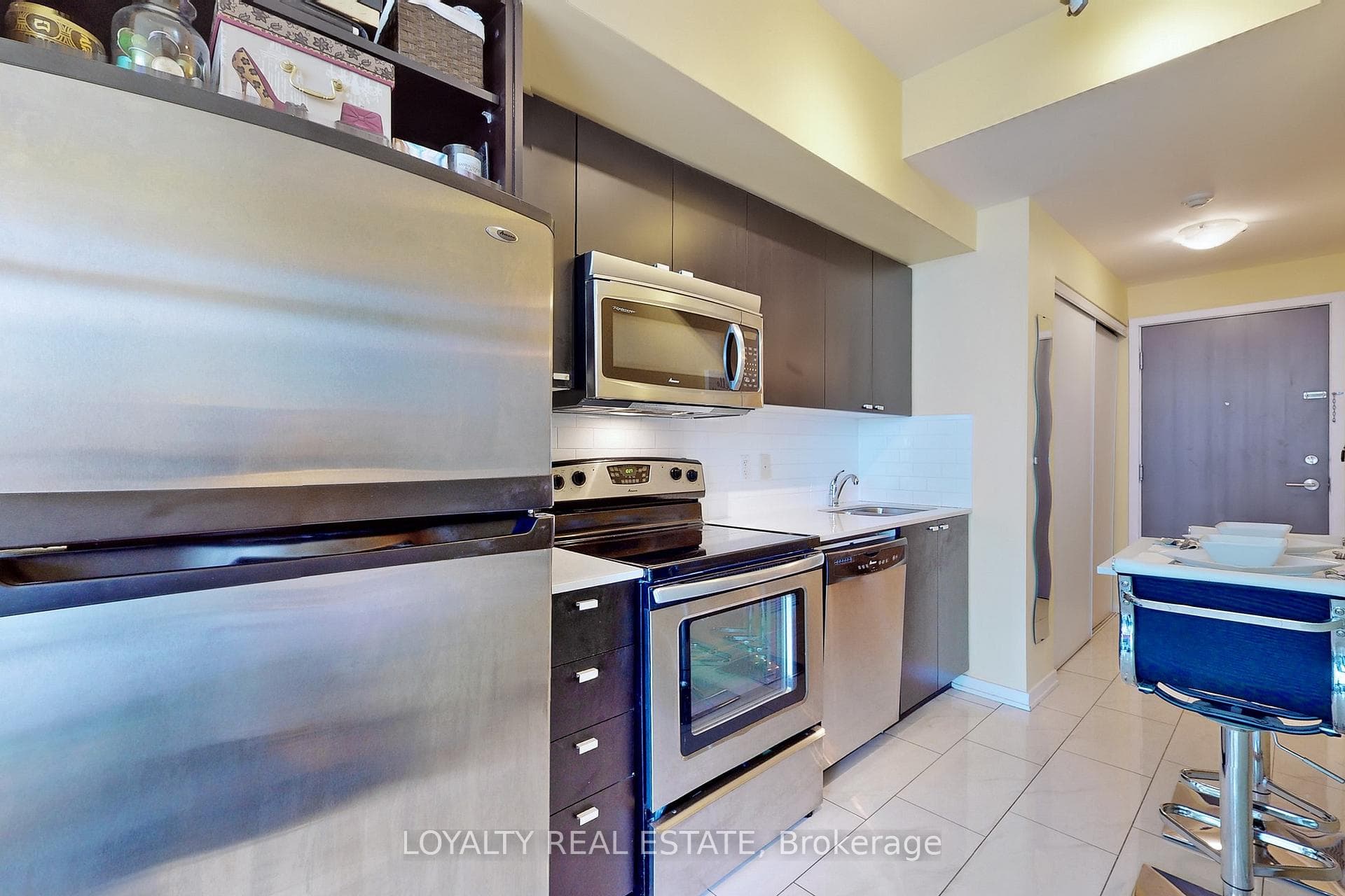 103 The Queensway N/A Unit 1810 photo 14