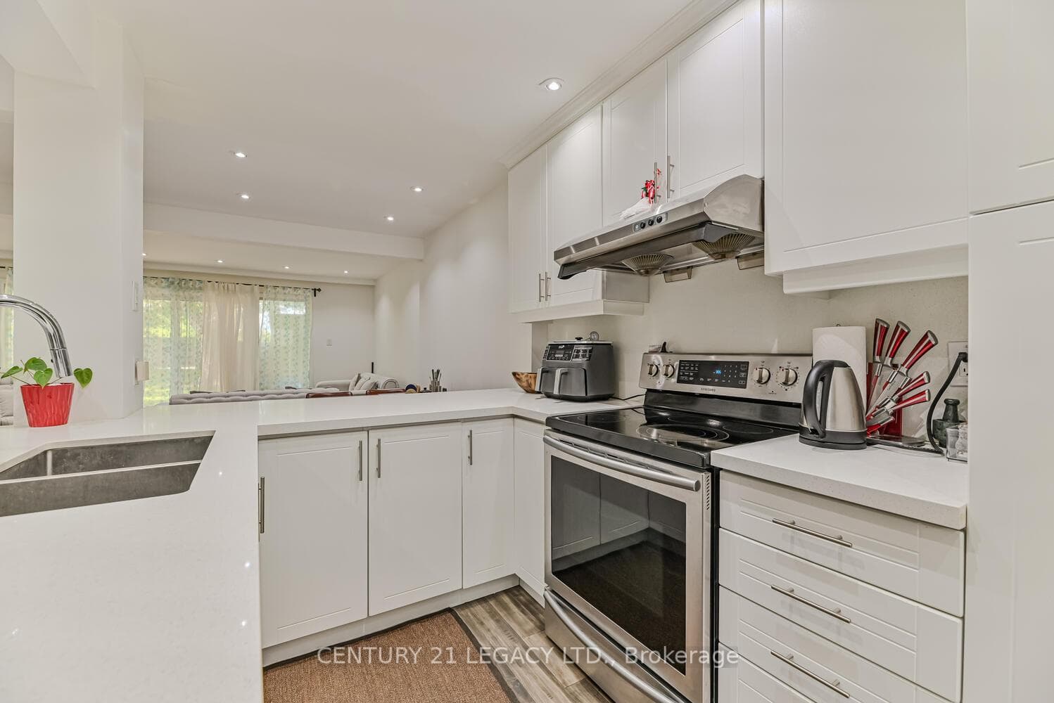 743 Steeles Avenue Unit 34 photo 8