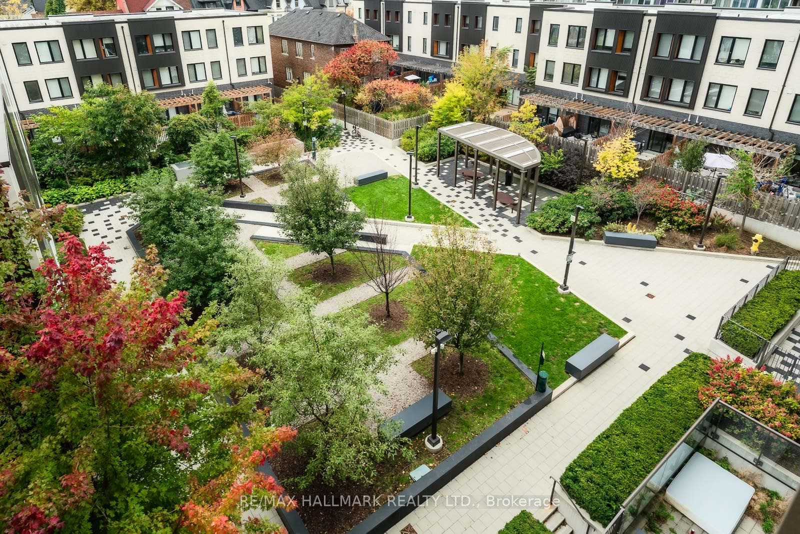 Courtyard Views
