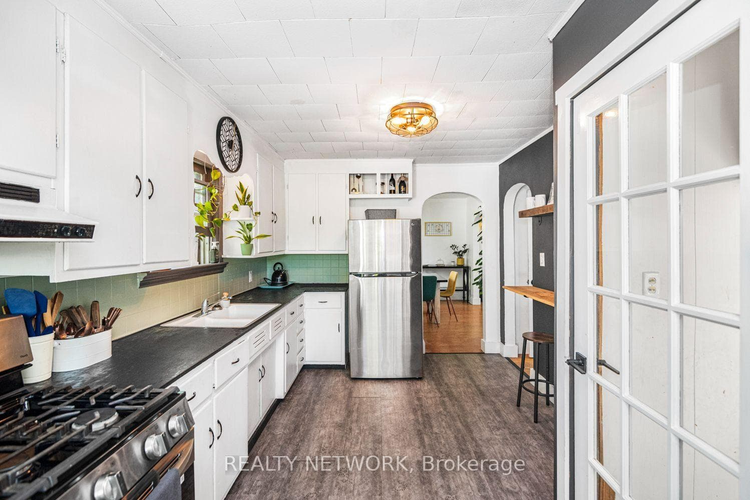32 Grant Avenue photo 18