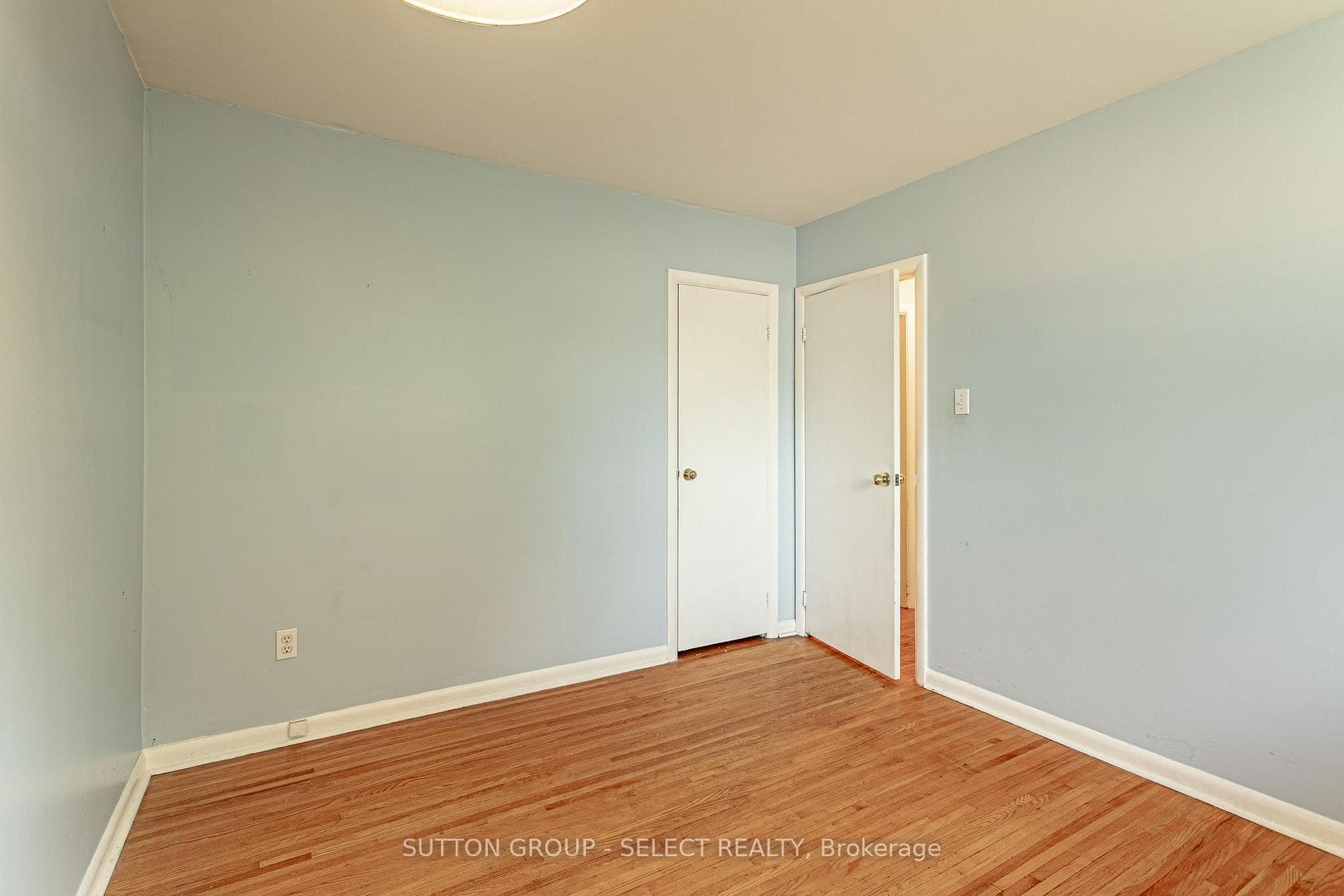 256 Tweedsmuir Avenue photo 13