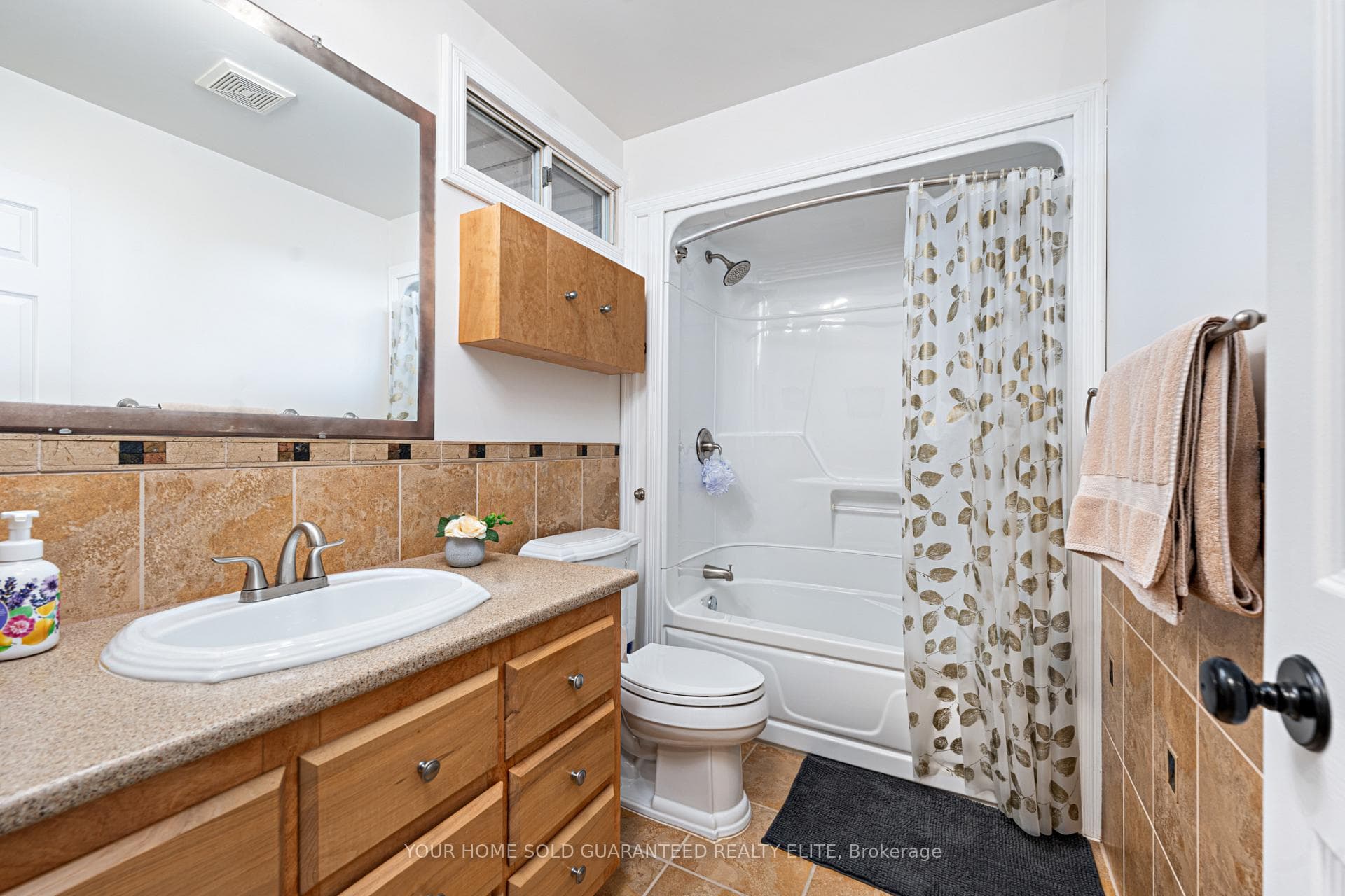 6 Margaret Avenue photo 22