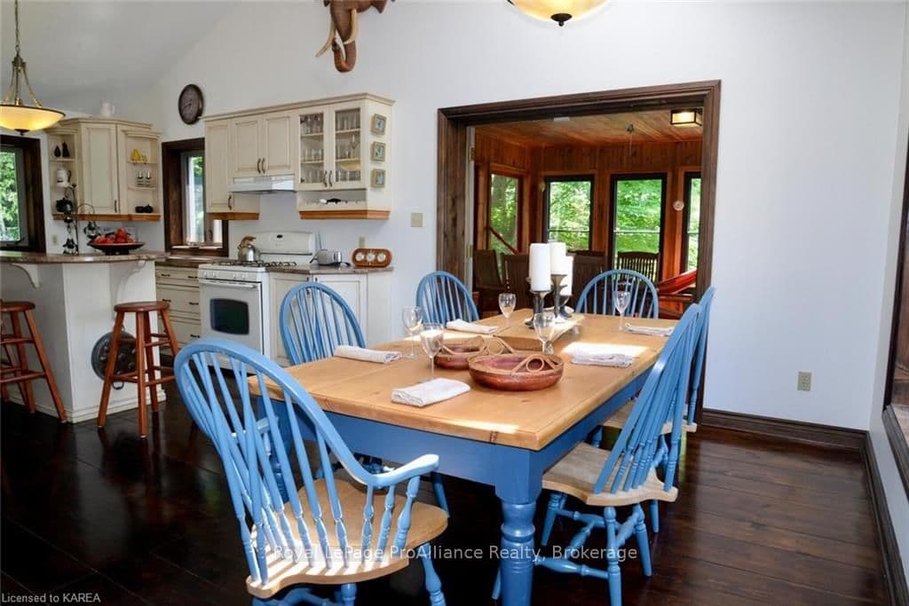 370 TRAVERSE LAKE Lane photo 16