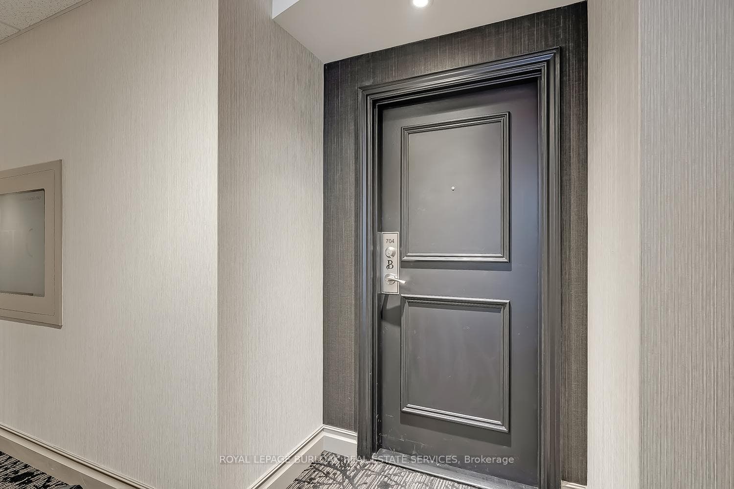 1477 Lakeshore Road Unit 704 photo 5