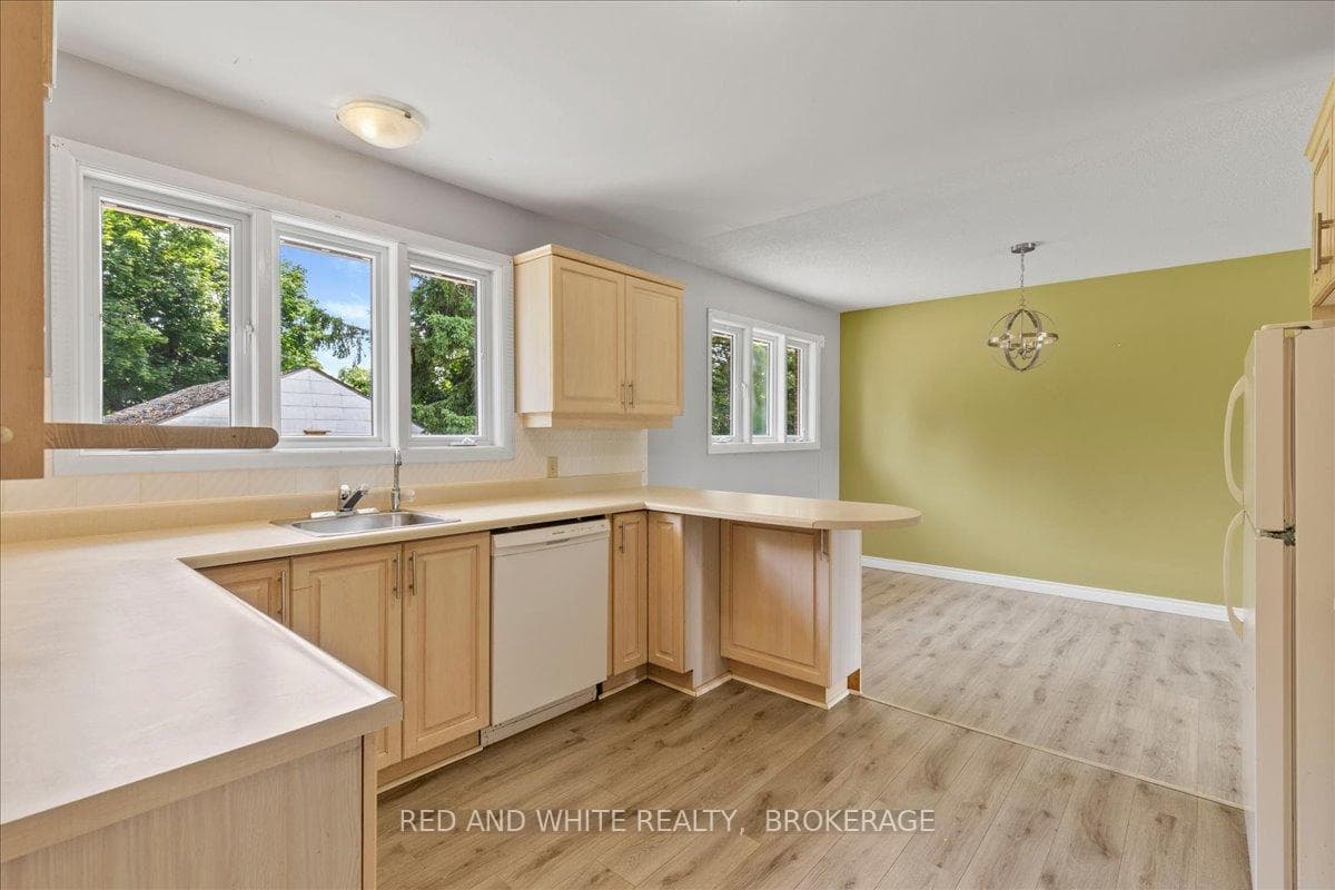 88 SCHWEITZER Street photo 5