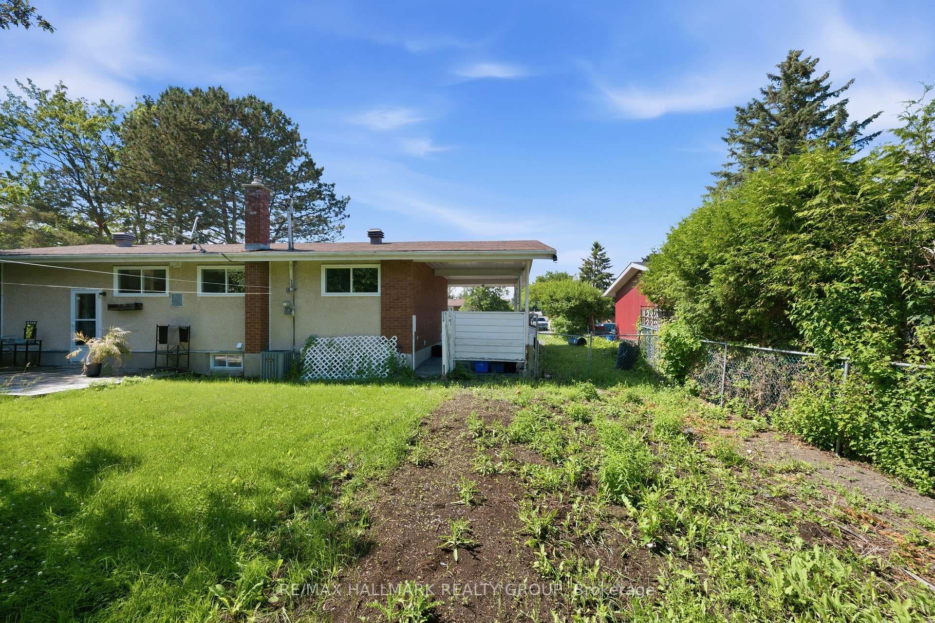45 Hilliard Avenue photo 37