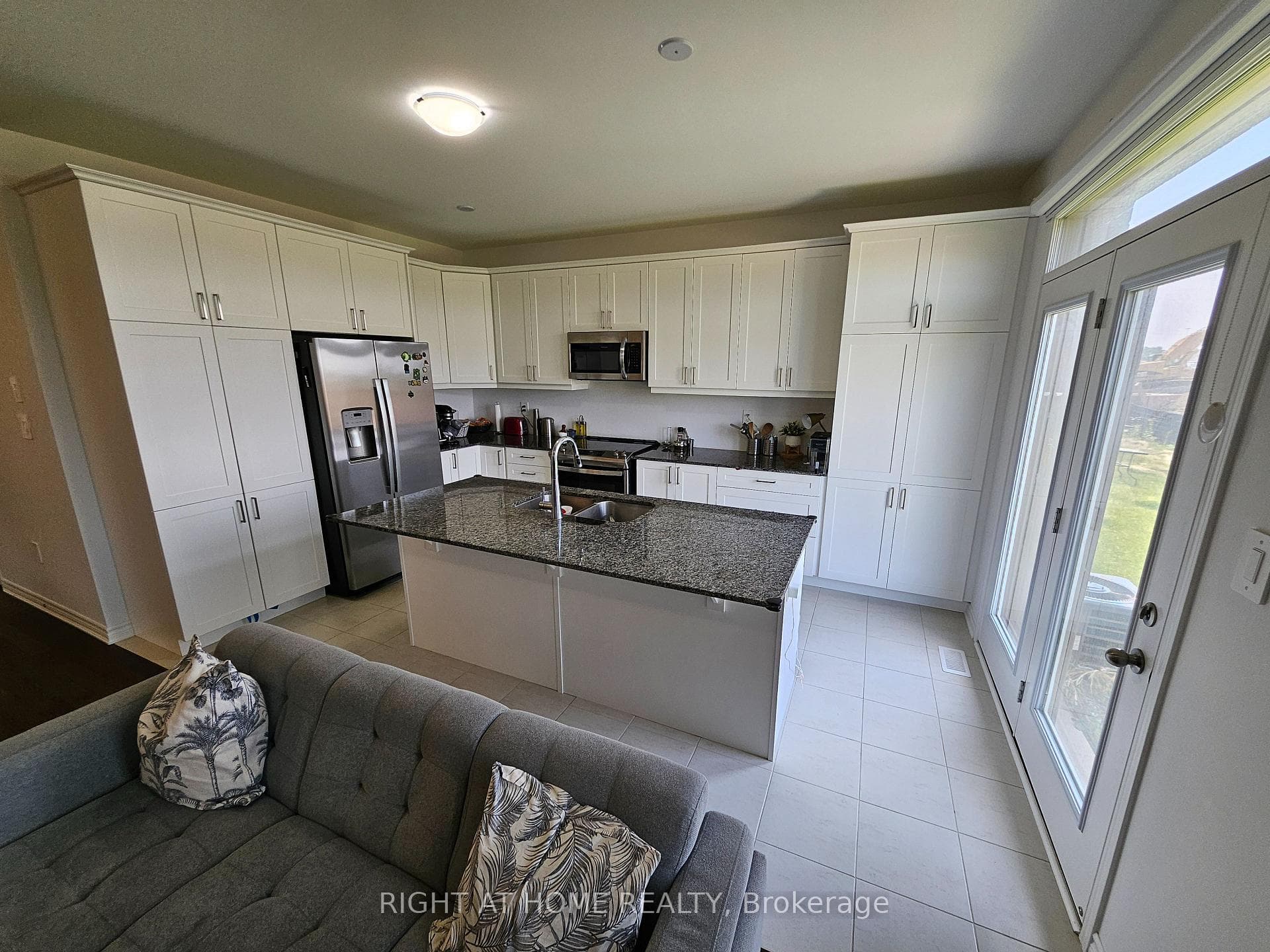 1615 Severn Drive Unit Upper photo 9
