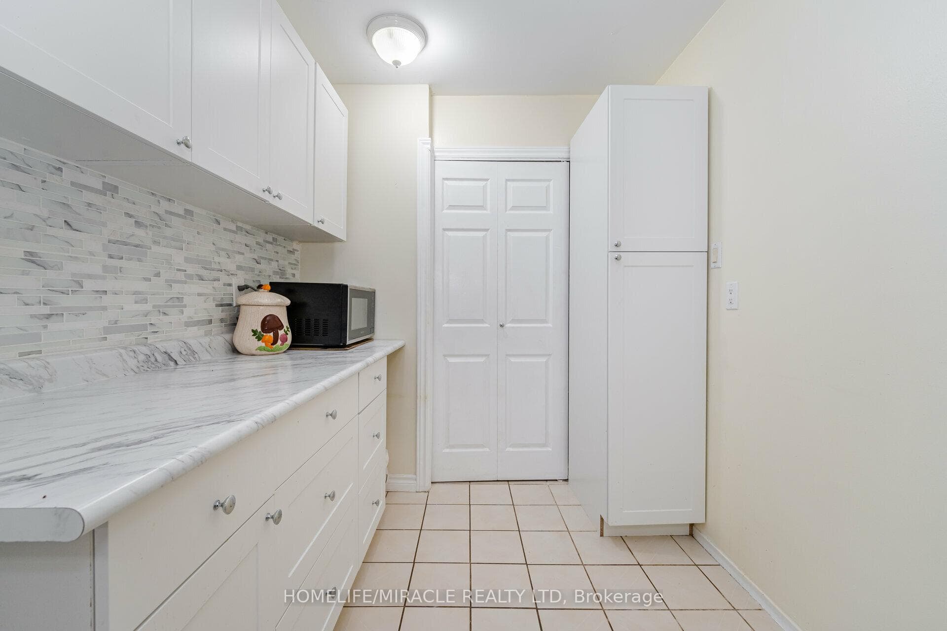 234 Albion Road Unit 606 photo 17