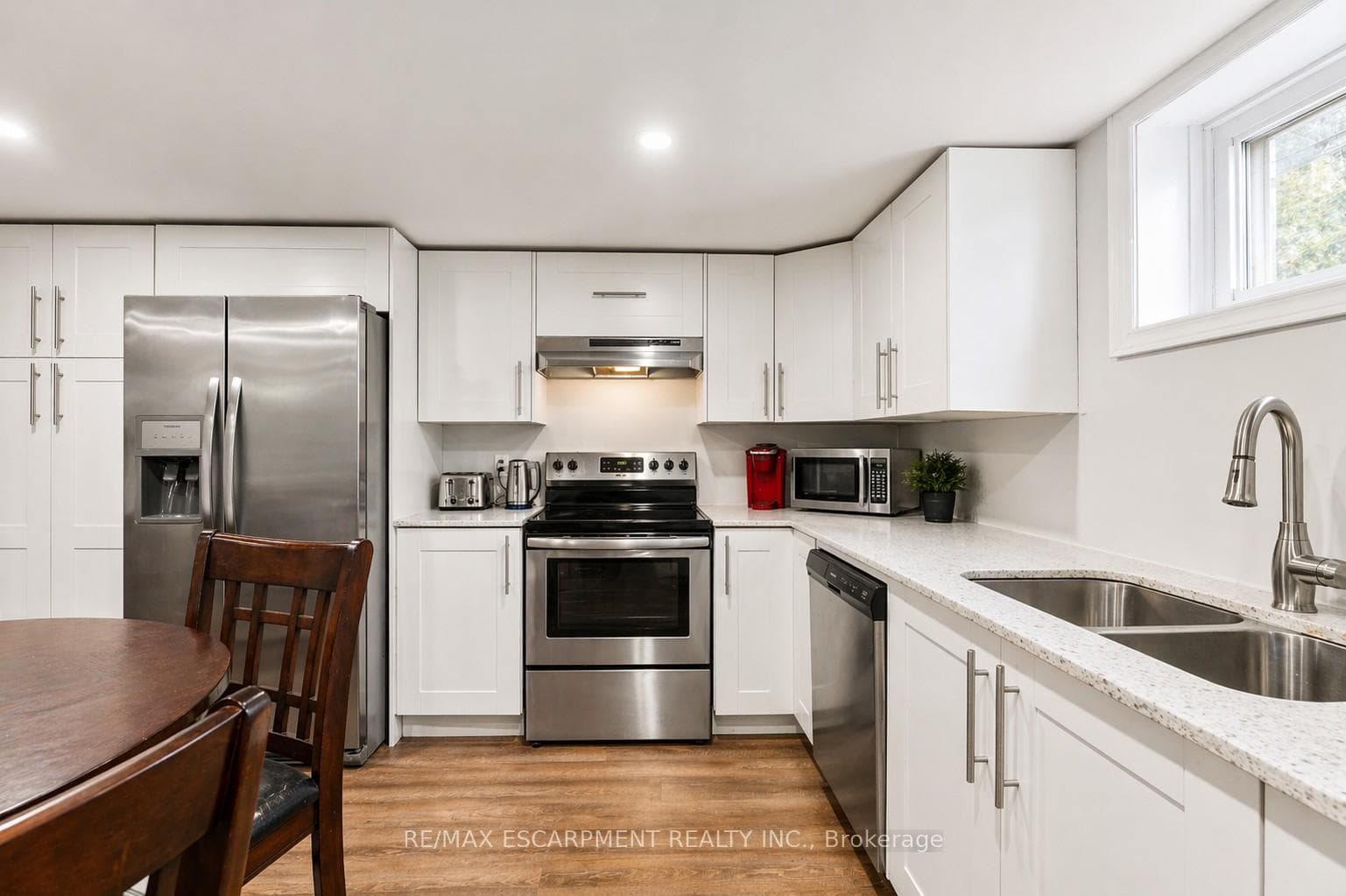 557 Lake Street photo 22
