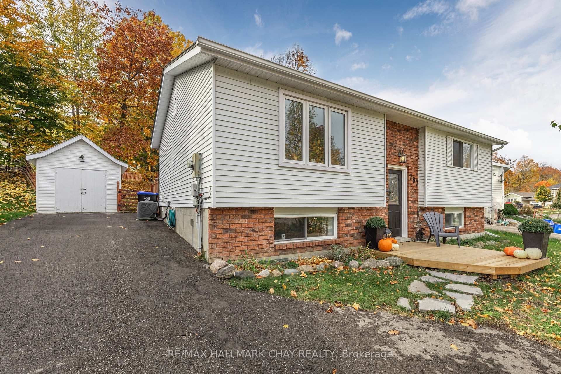 787 Birchwood Drive photo 2