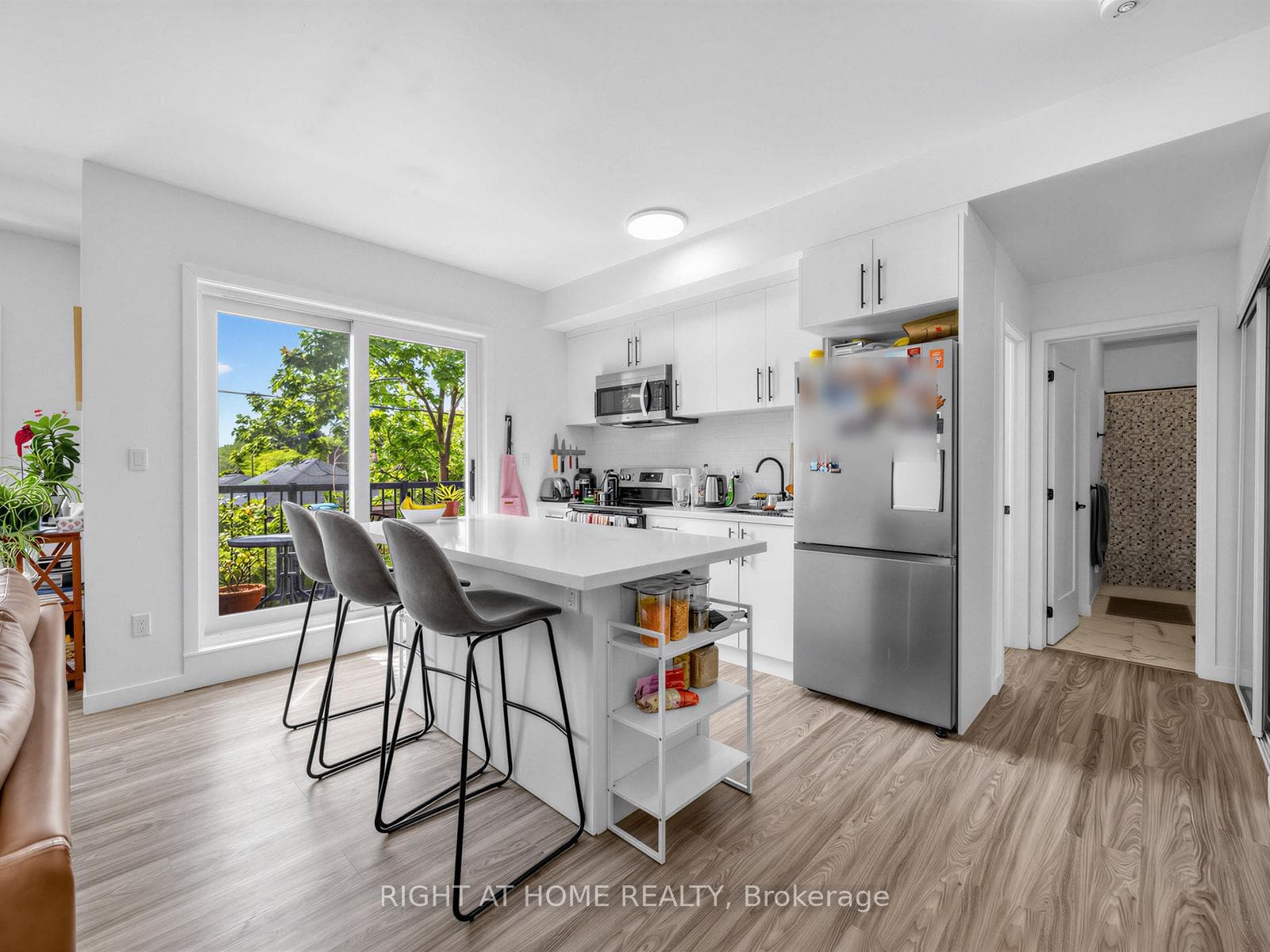 148 Glenlake Avenue Unit #8 photo 9