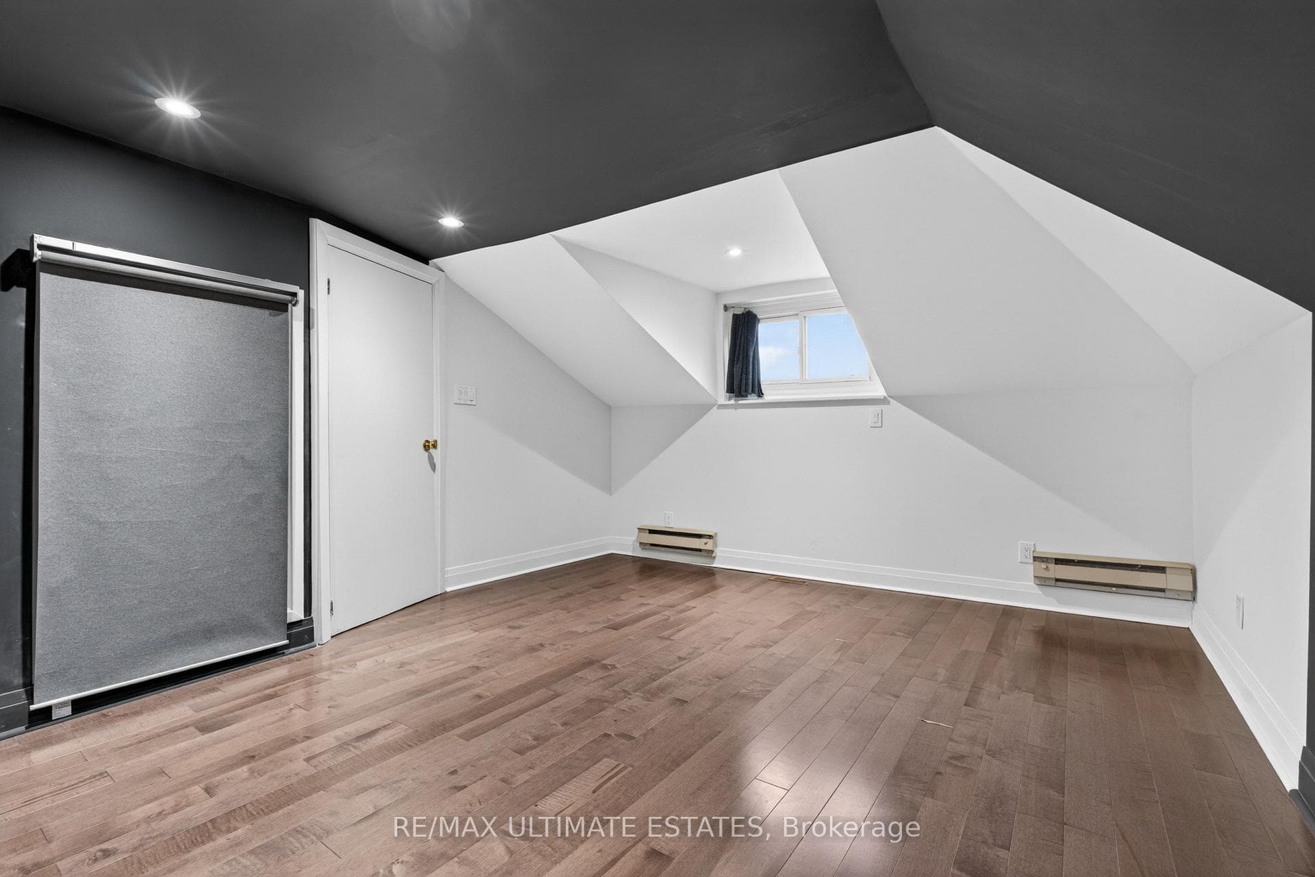 124 Lawrence Avenue photo 32