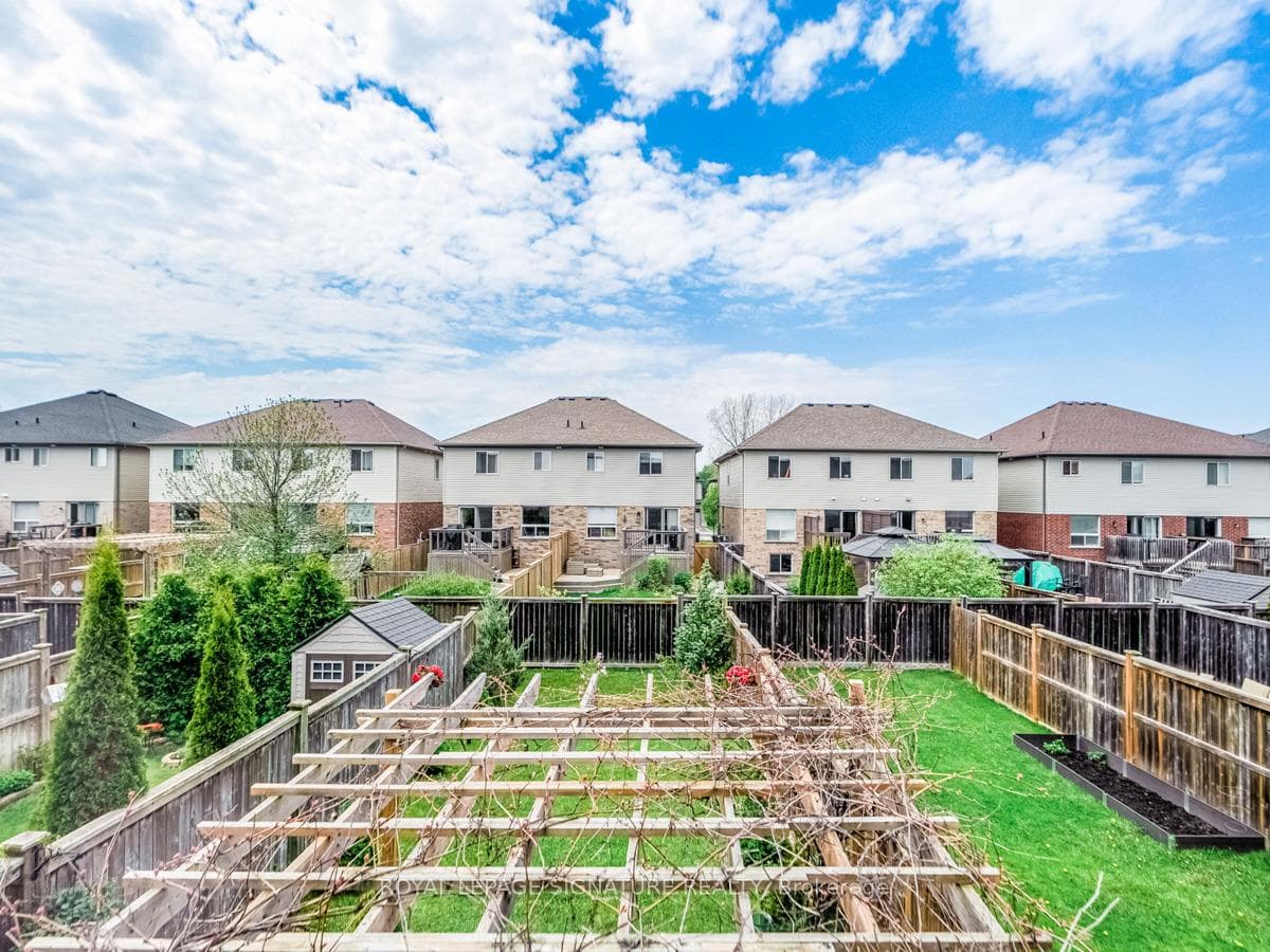 18 Couling Crescent photo 24