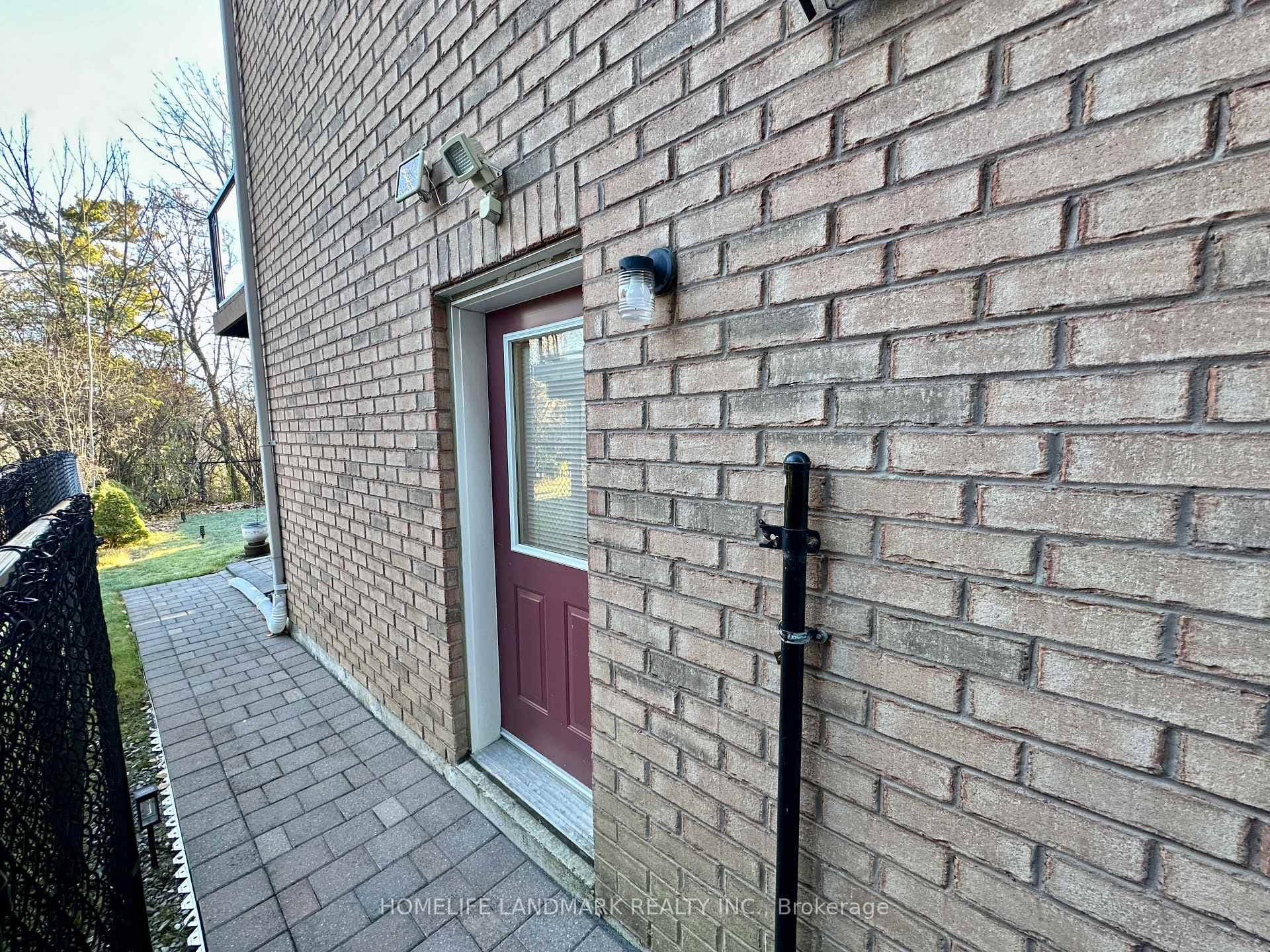 84 Starwood Road Unit Lower photo 3