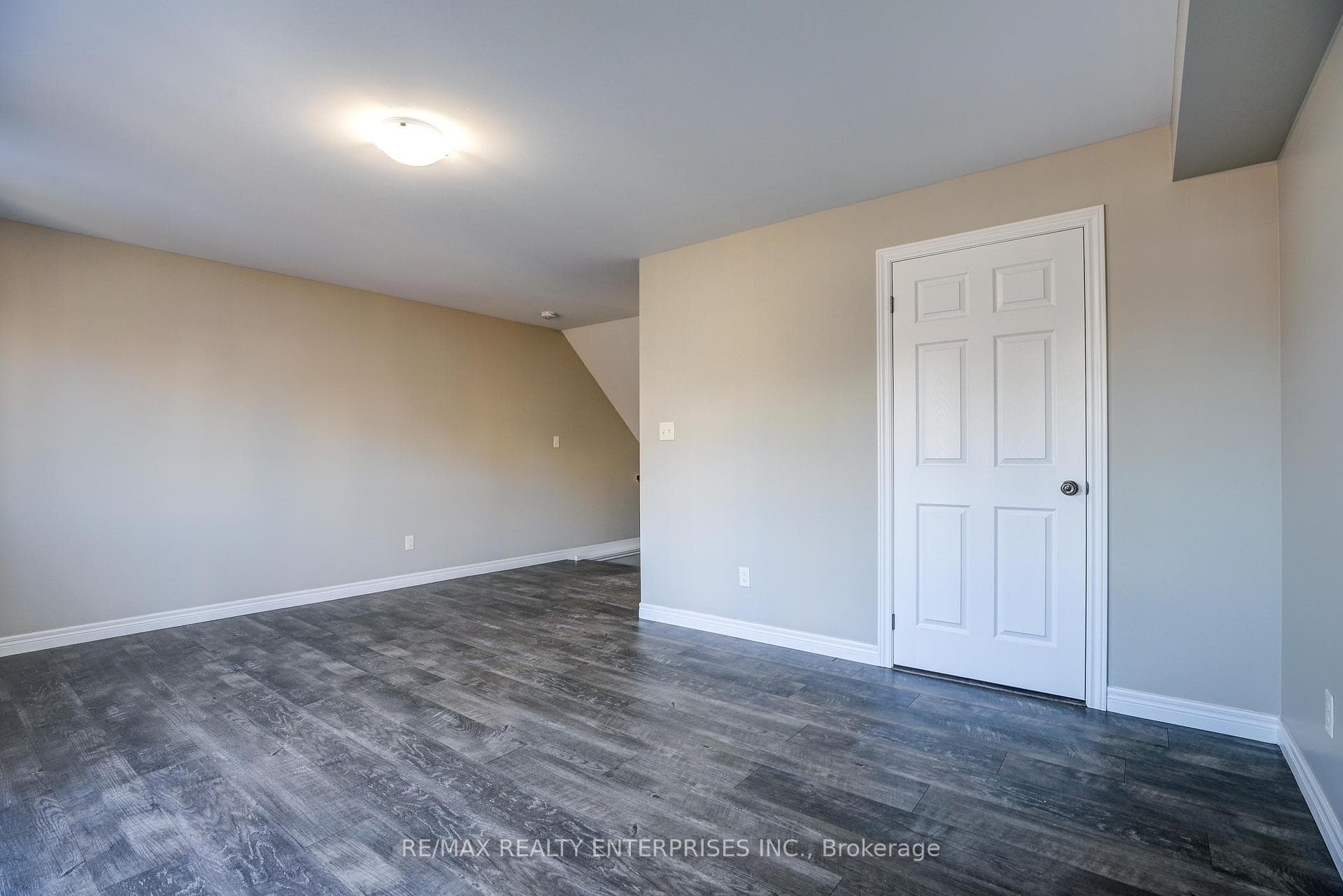 85 Mullin Drive Unit 2B photo 17