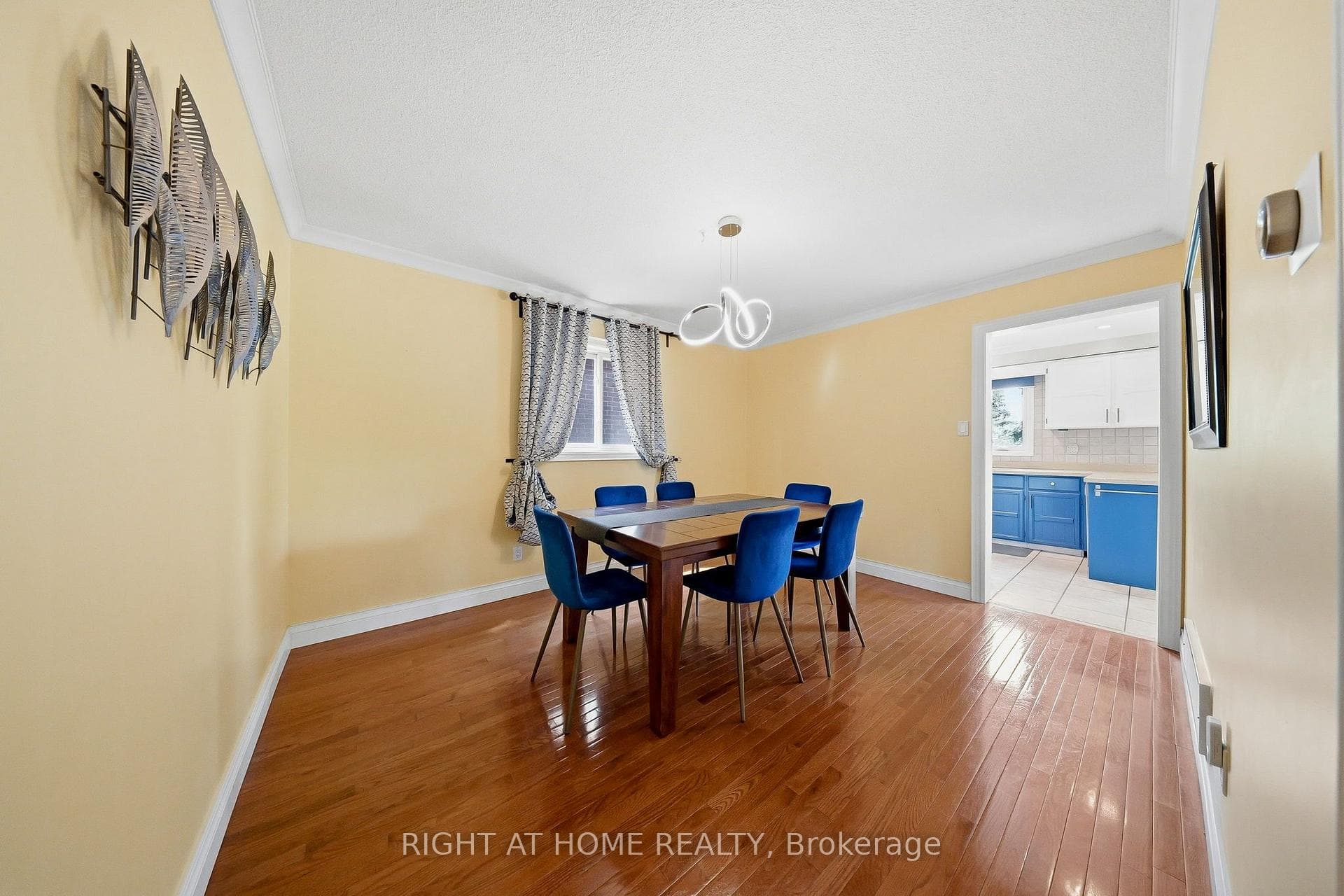 29 Sunforest Drive photo 15