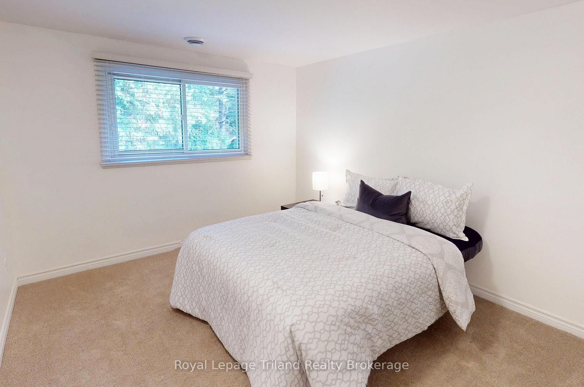 444 Lee Avenue photo 20