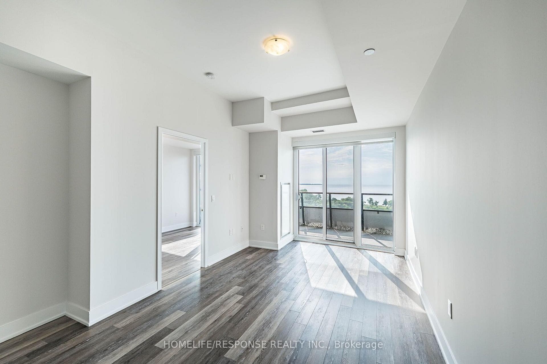 20 SHORE BREEZE Drive Unit 1008 photo 16